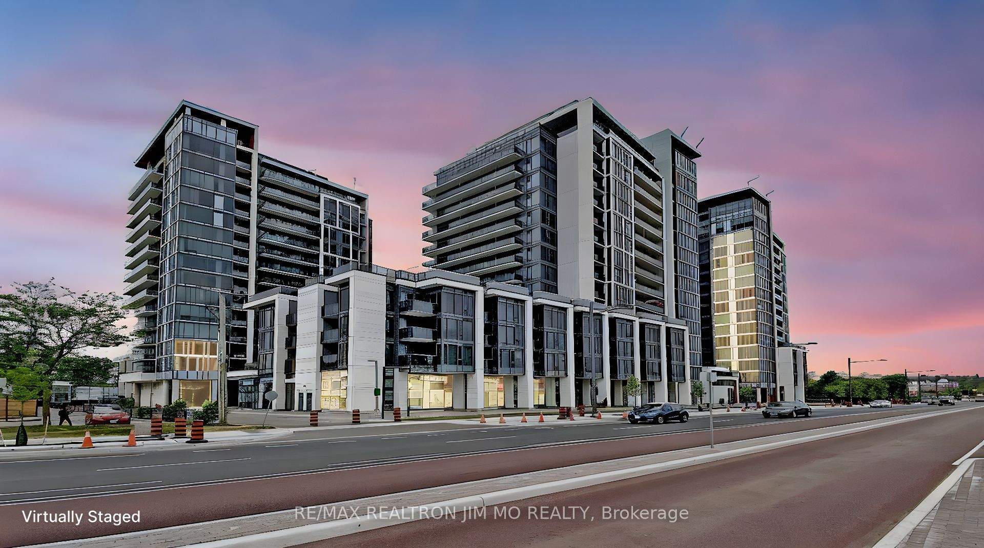 9600 Yonge St Property Photo 1