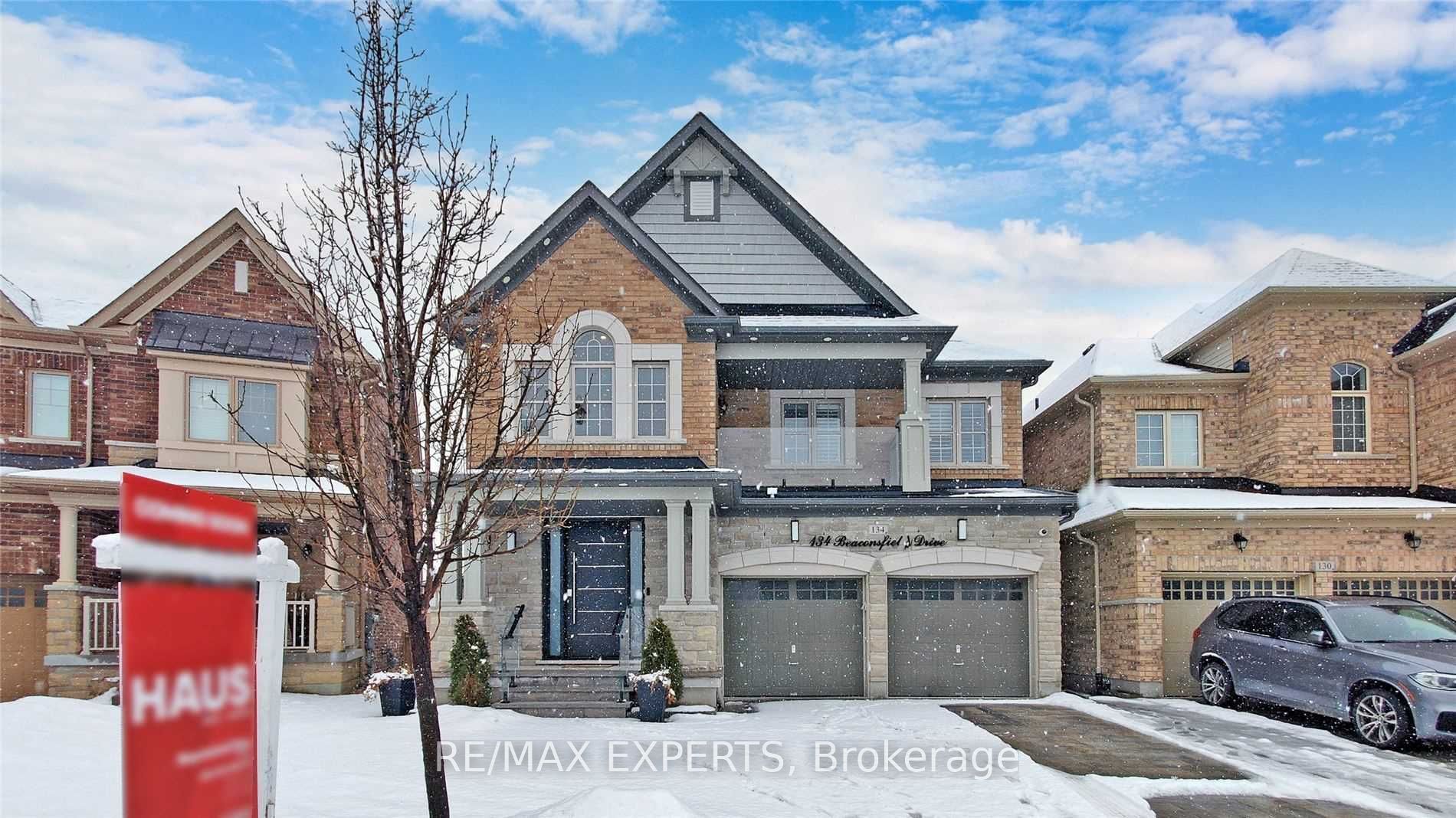 134 Beacons Field Dr Property Photo 1