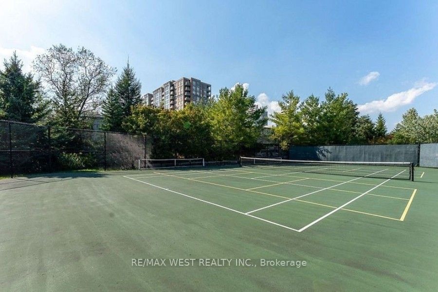 330 Red Maple Road W 512 Property Photo 19