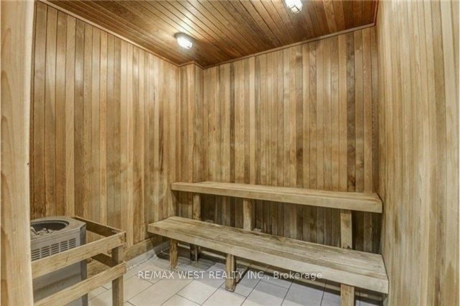 330 Red Maple Road W 512 Property Photo 27