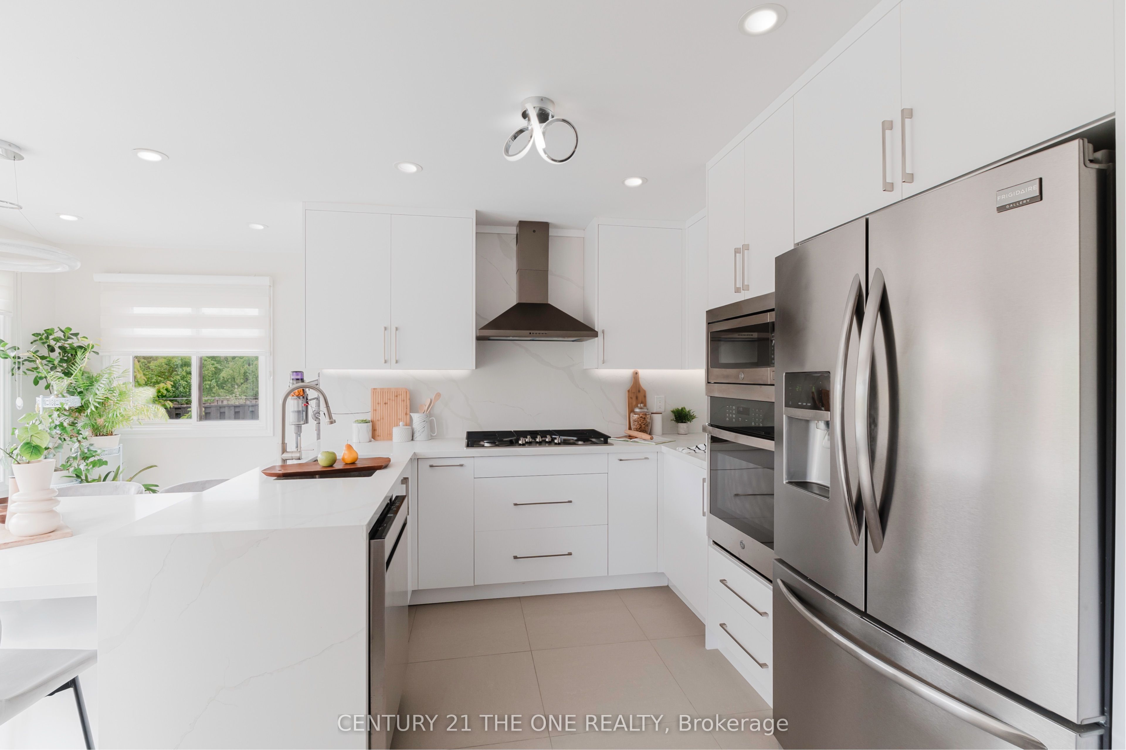 971 Leslie Valley Drive Property Photo 12