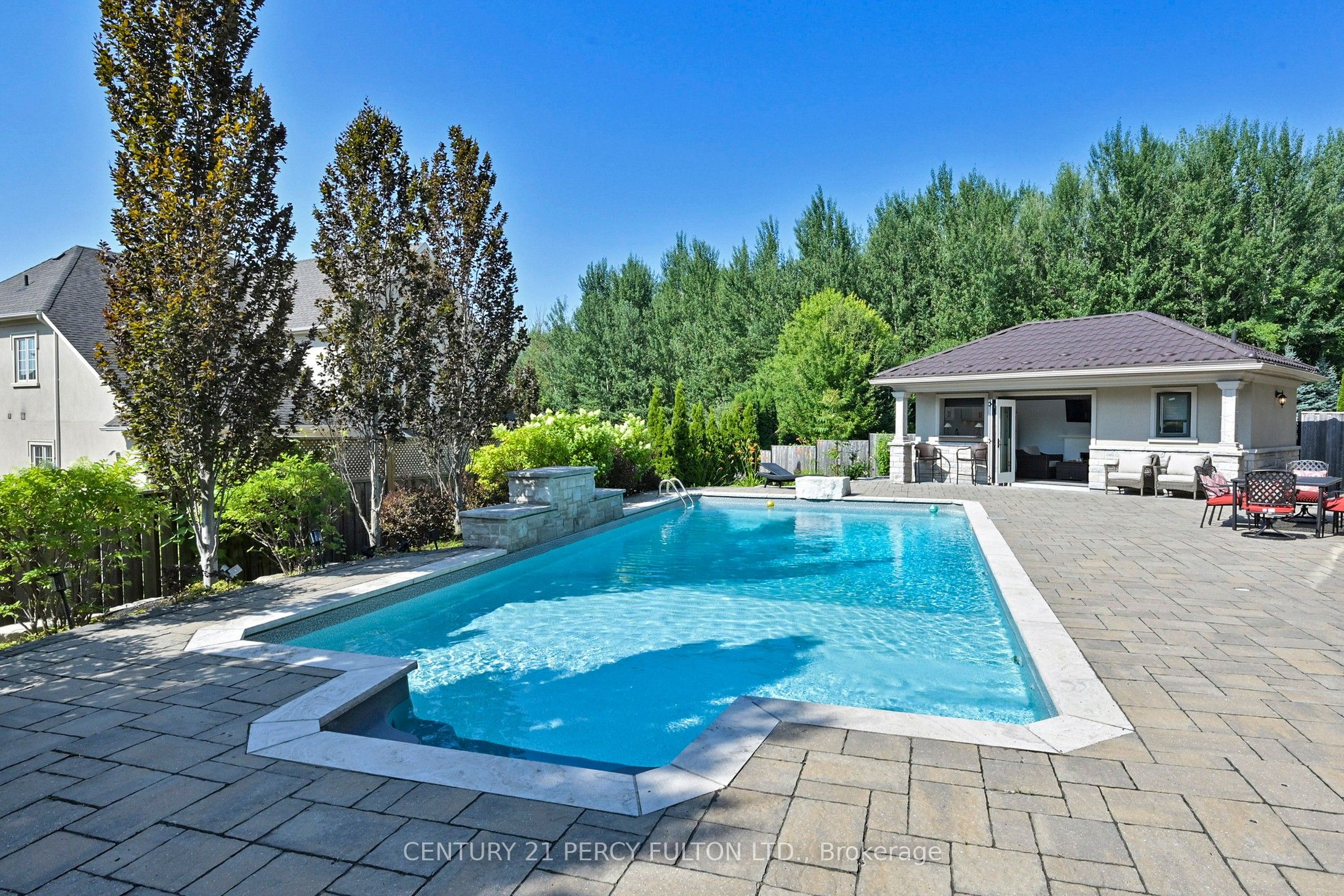 19 Sir Giancarlo Court Property Photo 6