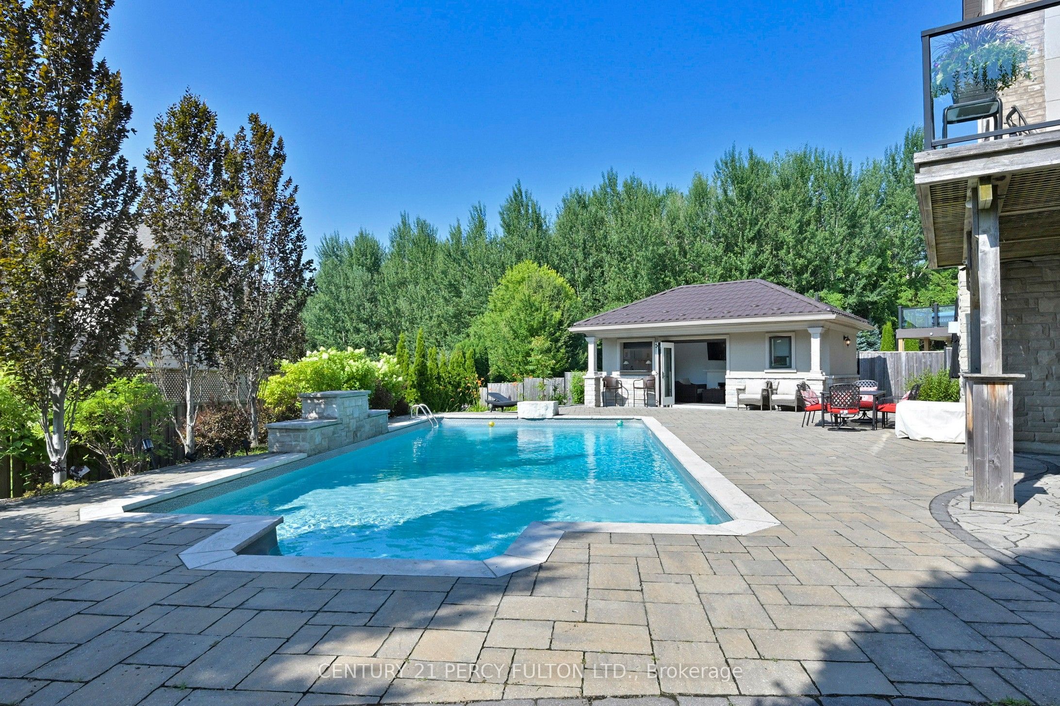 19 Sir Giancarlo Court Property Photo 9