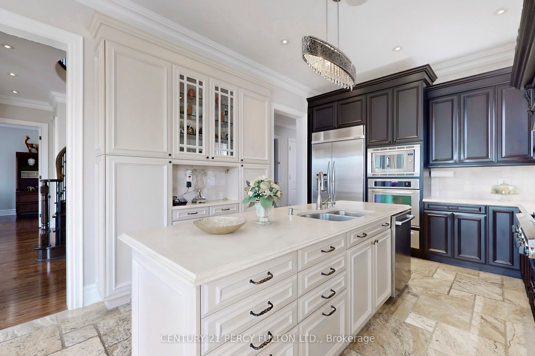 19 Sir Giancarlo Court Property Photo 18