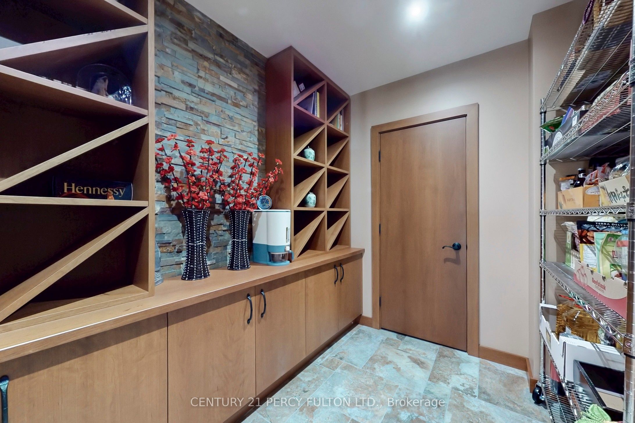 19 Sir Giancarlo Court Property Photo 36