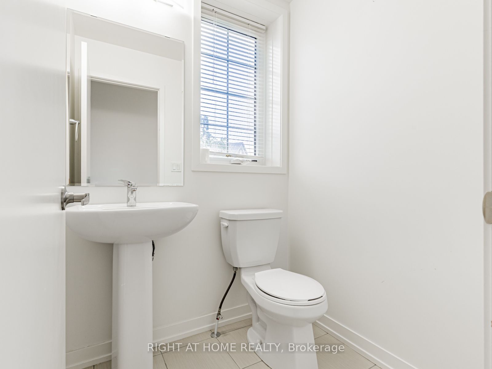 115 Knott End Crescent Property Photo 16