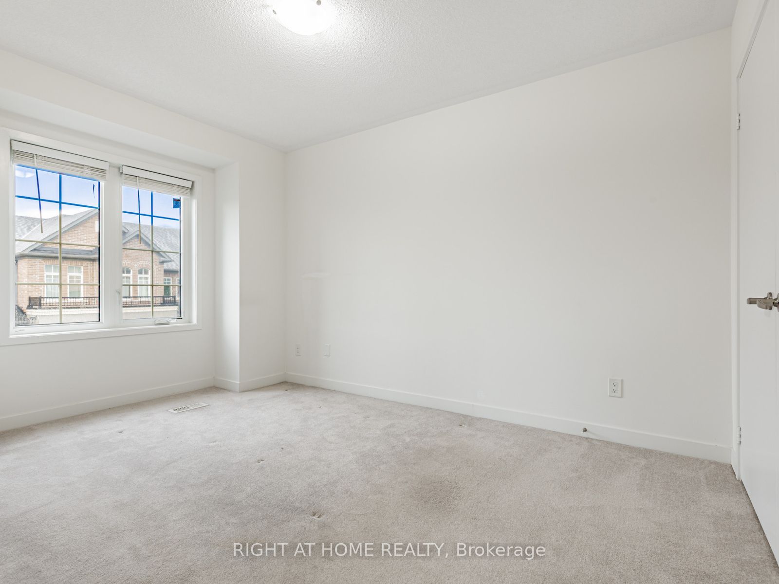 115 Knott End Crescent Property Photo 19