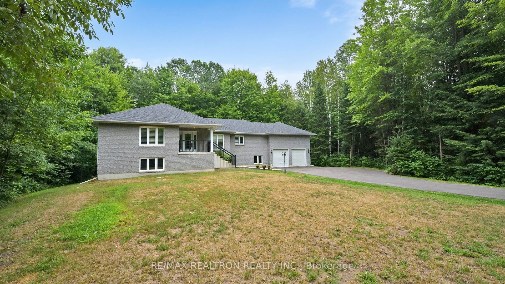 7563 5th Line Property Photo 1