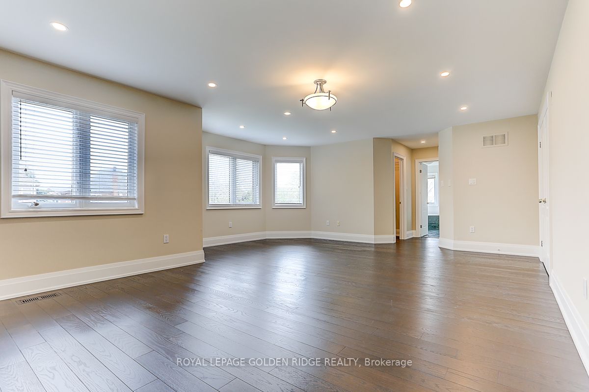 11 Hillsborough Court Property Photo 30