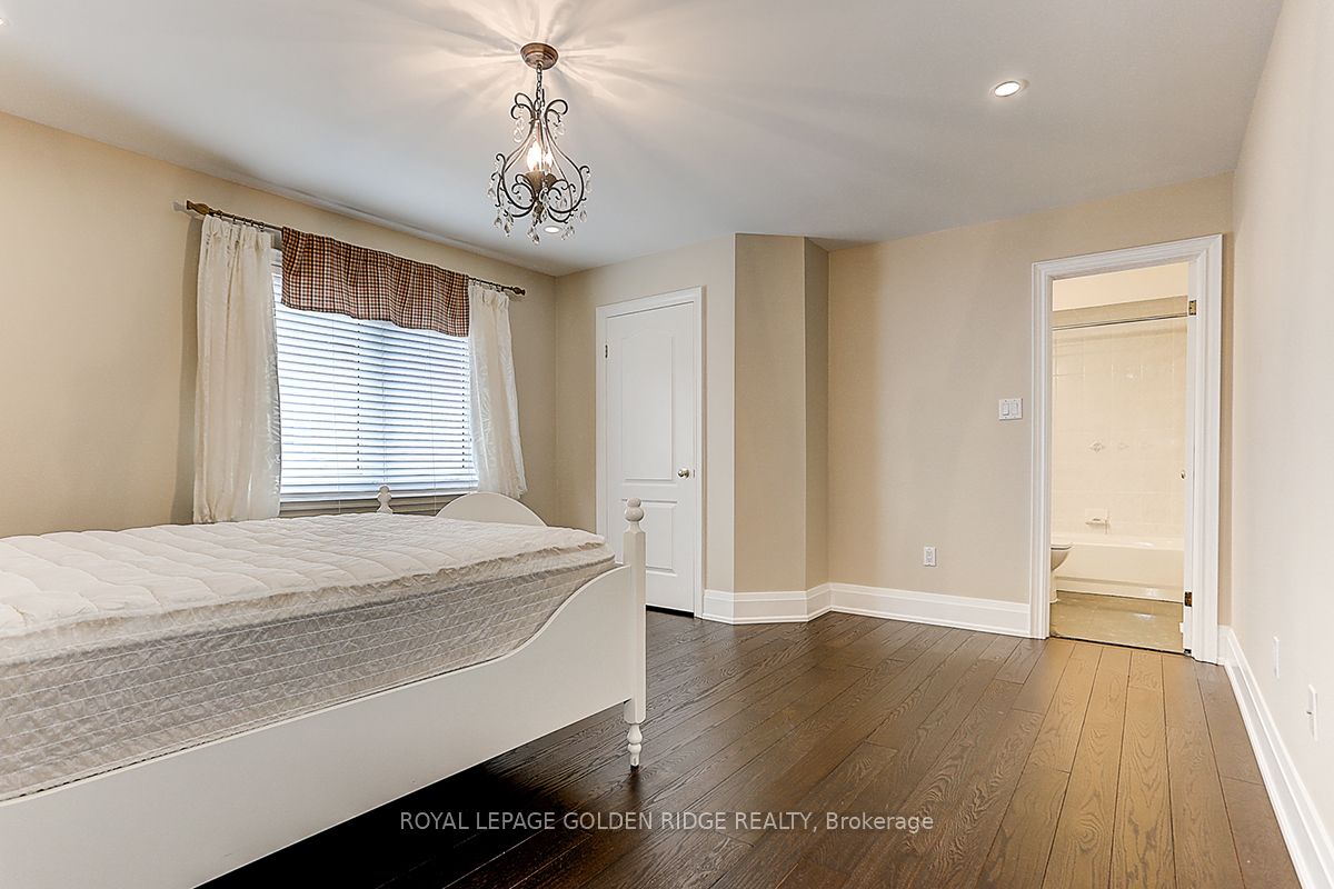 11 Hillsborough Court Property Photo 33