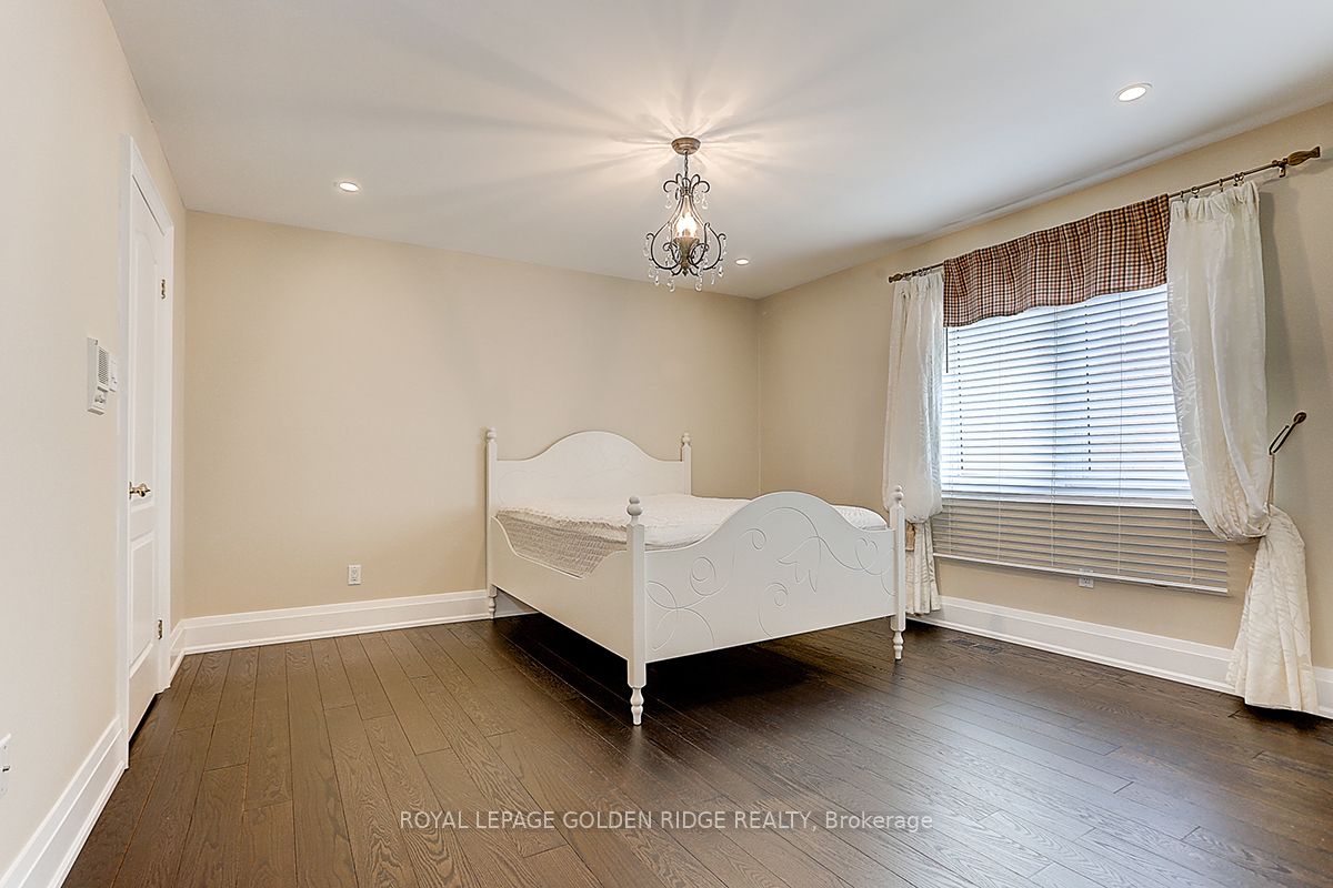 11 Hillsborough Court Property Photo 34