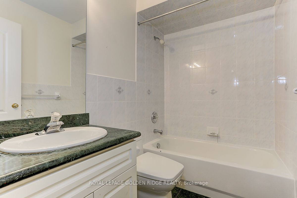 11 Hillsborough Court Property Photo 35