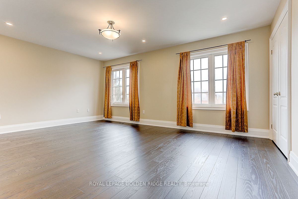11 Hillsborough Court Property Photo 36