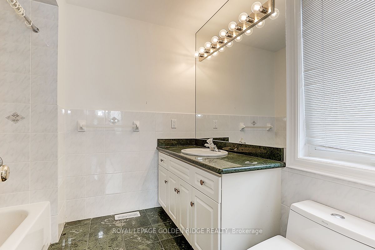 11 Hillsborough Court Property Photo 37