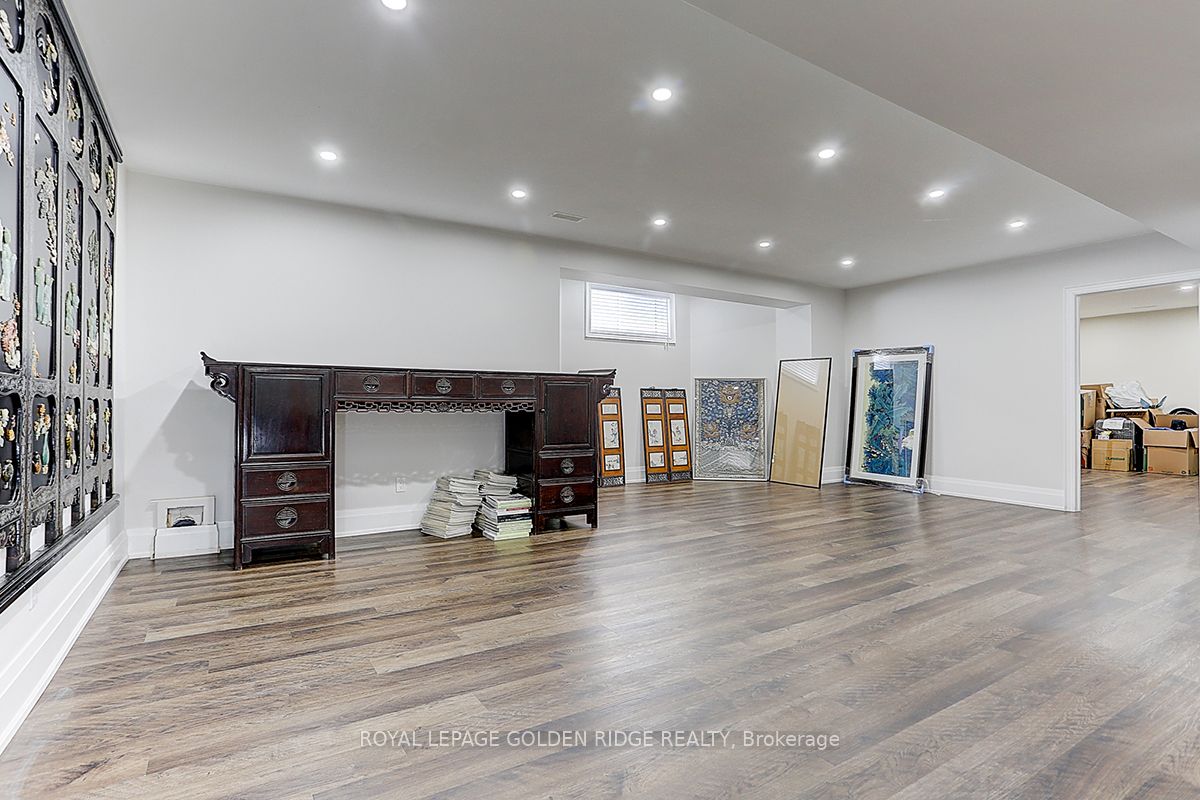 11 Hillsborough Court Property Photo 45