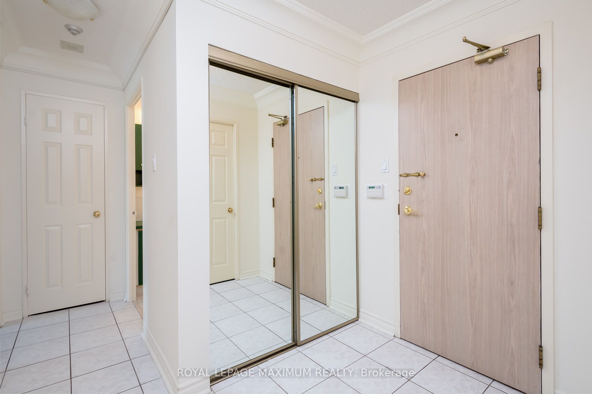 20 Harding Boulevard W 308 Property Photo 6