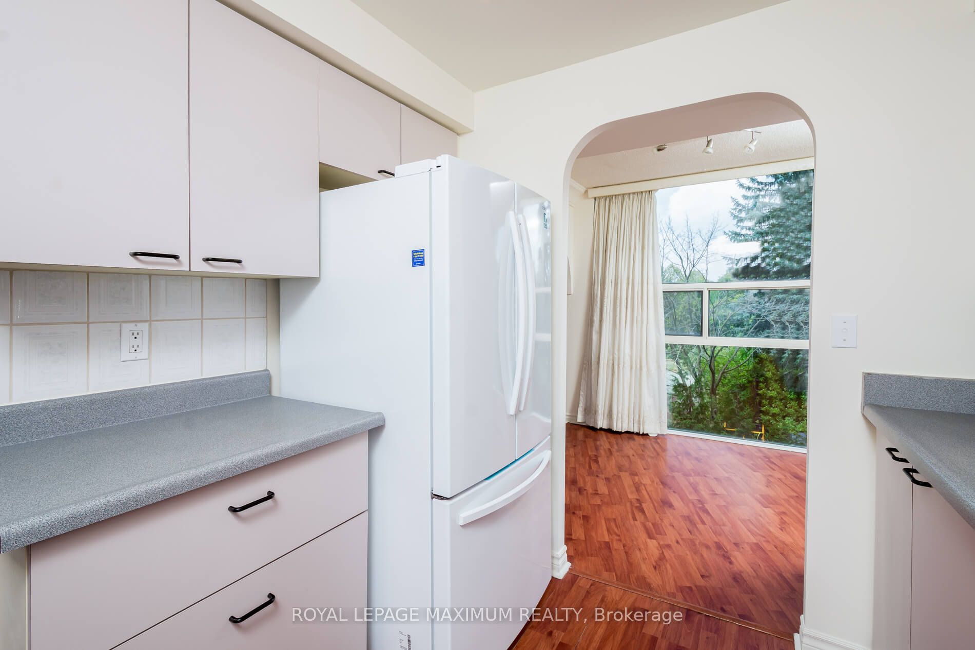 20 Harding Boulevard W 308 Property Photo 12