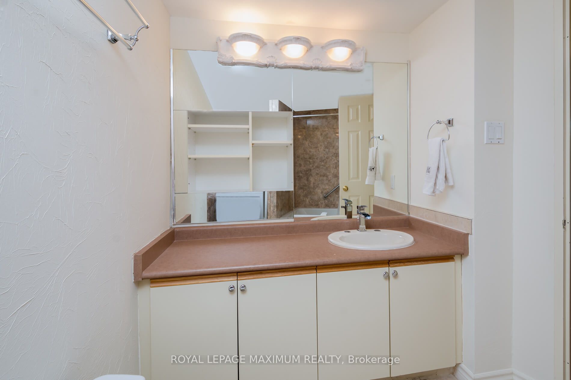 20 Harding Boulevard W 308 Property Photo 16