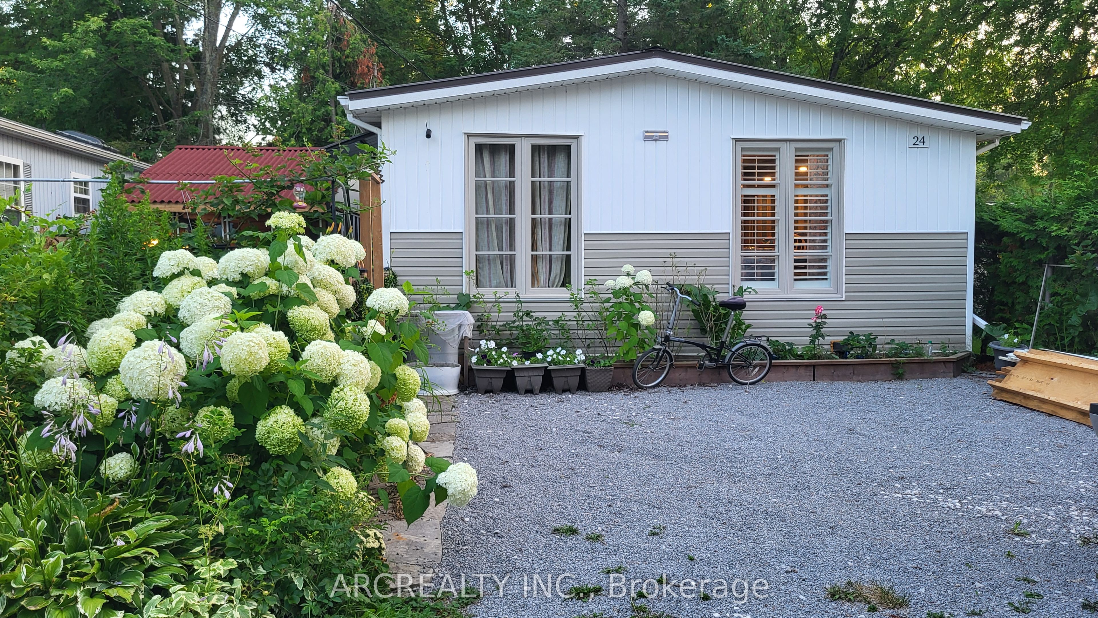 24 Chickadee Court Property Photo 1
