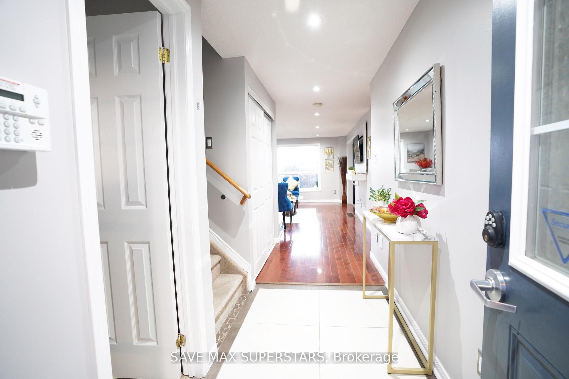 2023 Swan Street Property Photo 6