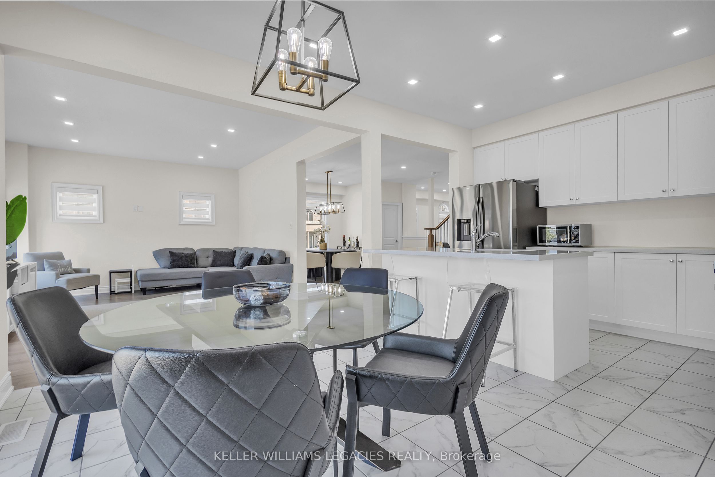 42 Lorne Thomas Place Property Photo 16