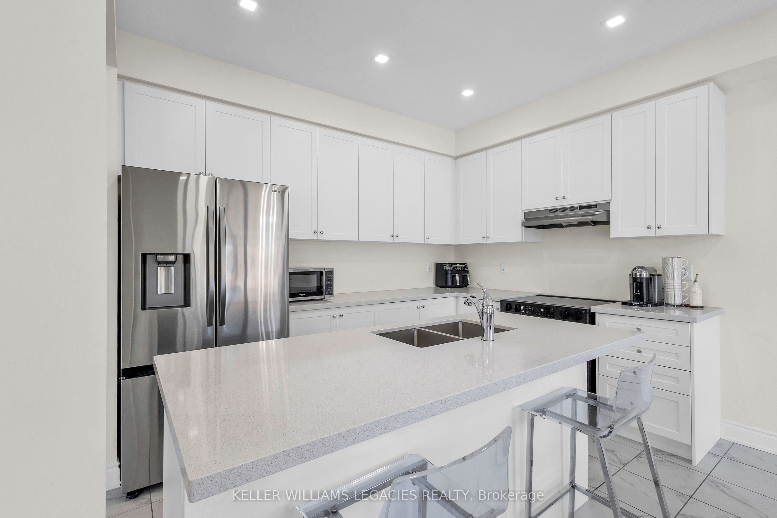42 Lorne Thomas Place Property Photo 17