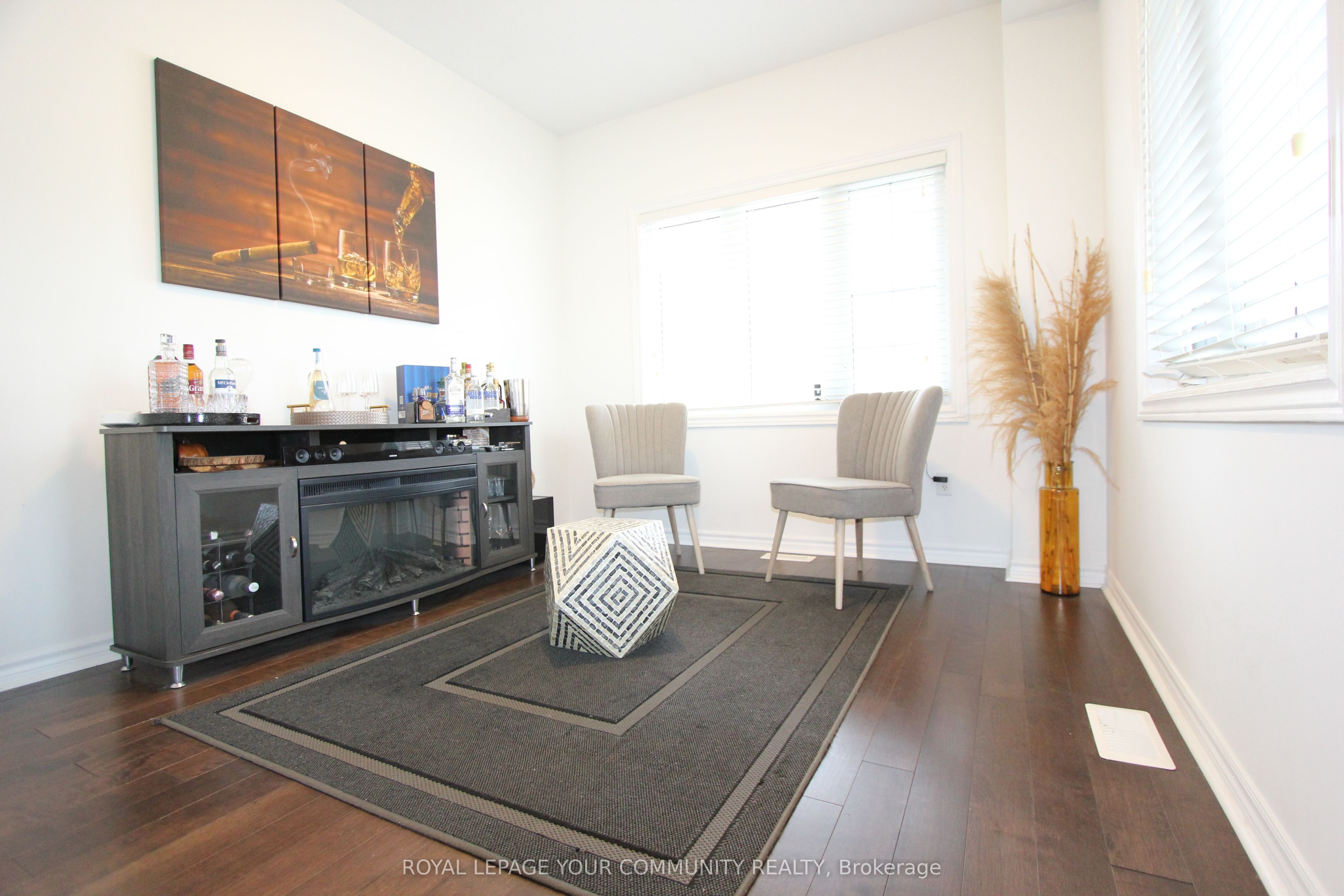 109 Glendower Crescent Property Photo 4