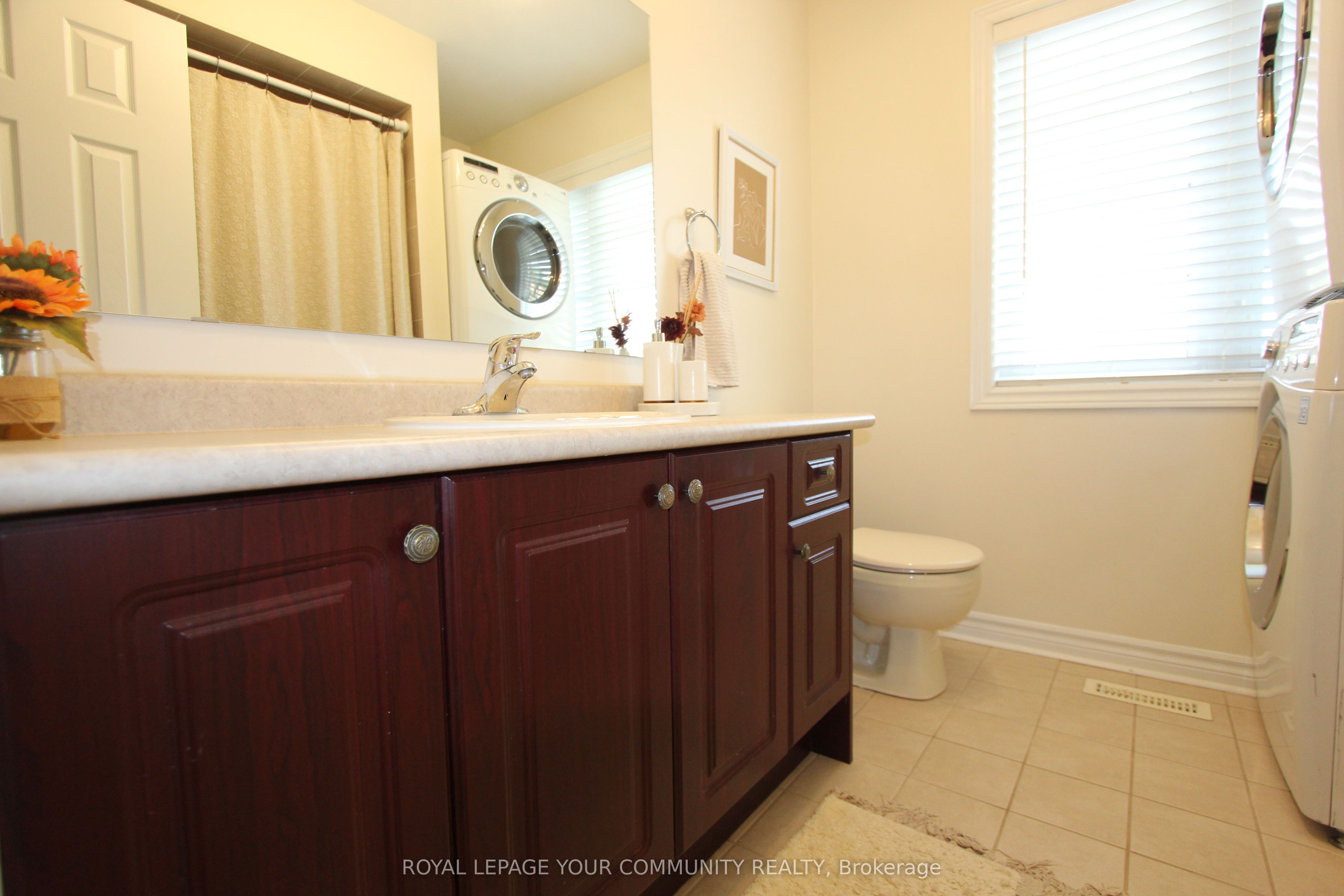 109 Glendower Crescent Property Photo 16