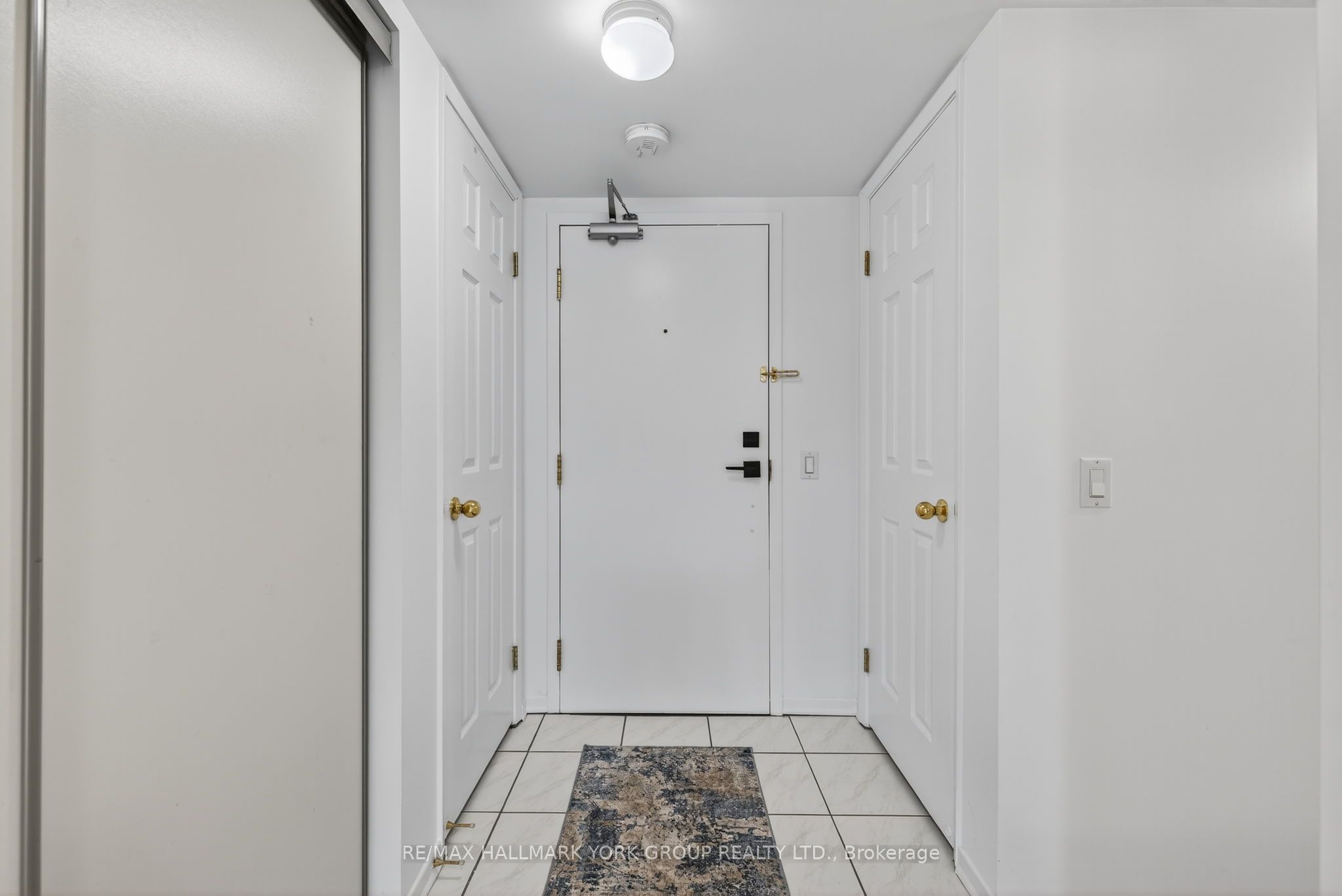 160 Wellington Street E 210 Property Photo 5