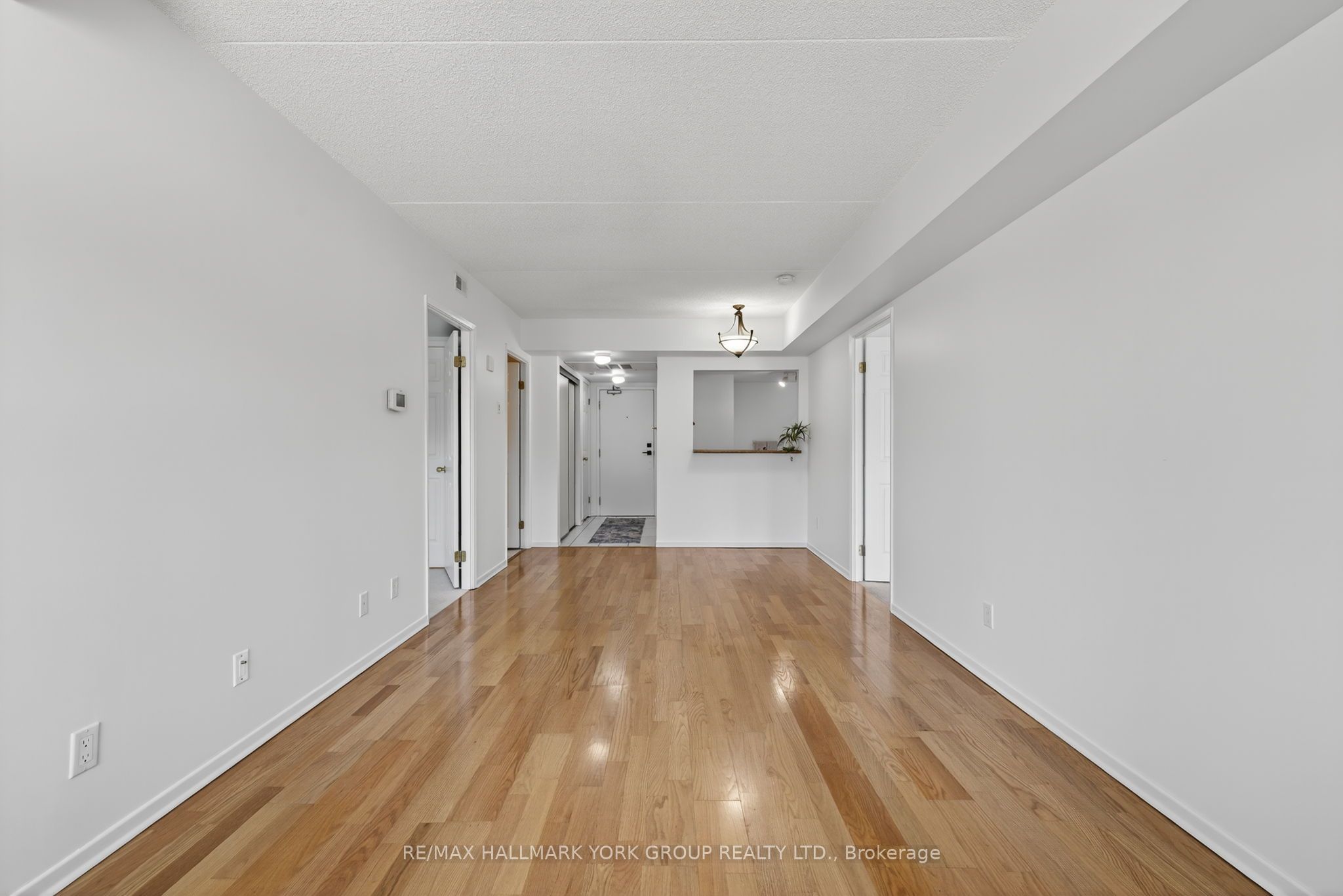 160 Wellington Street E 210 Property Photo 18