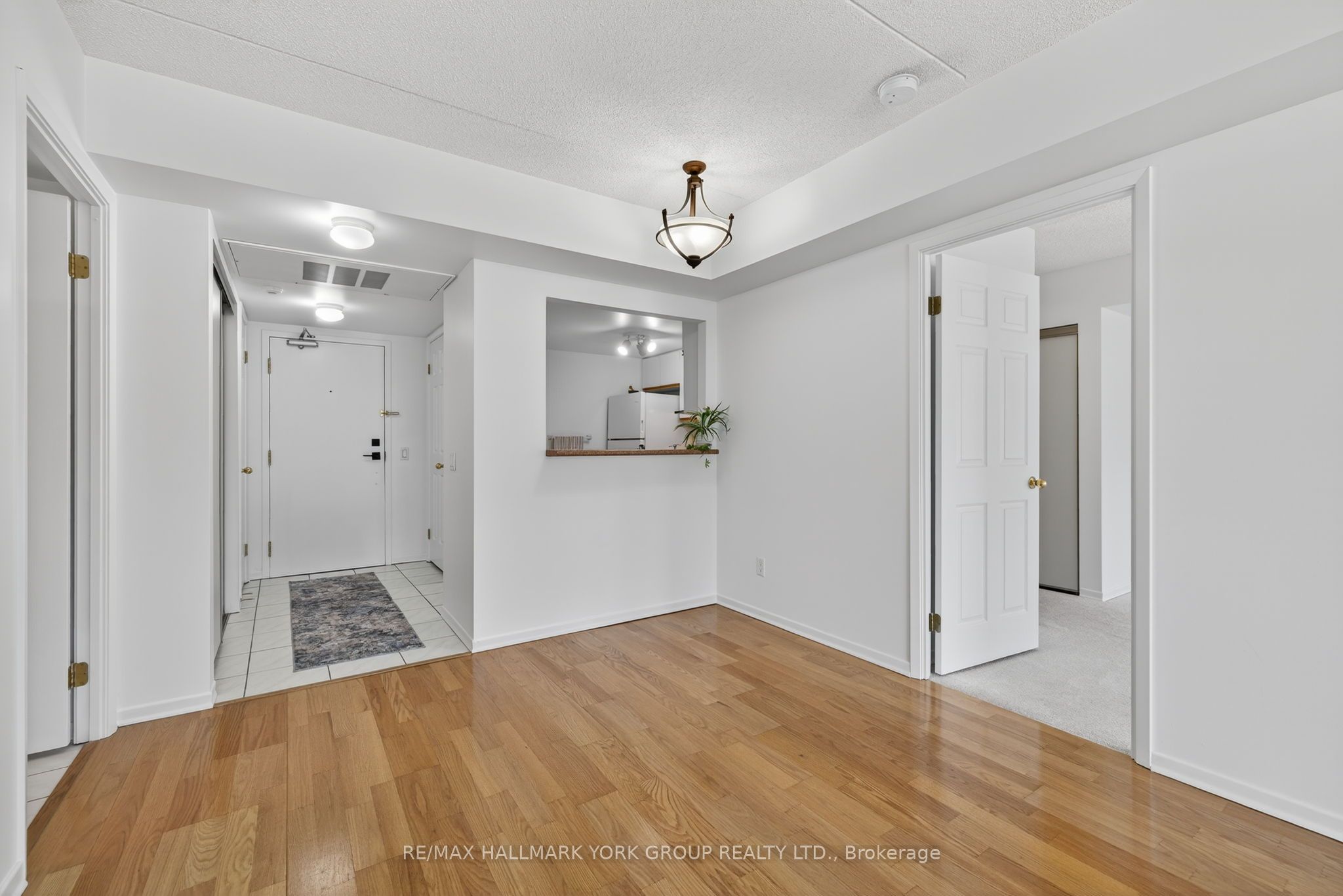 160 Wellington Street E 210 Property Photo 22