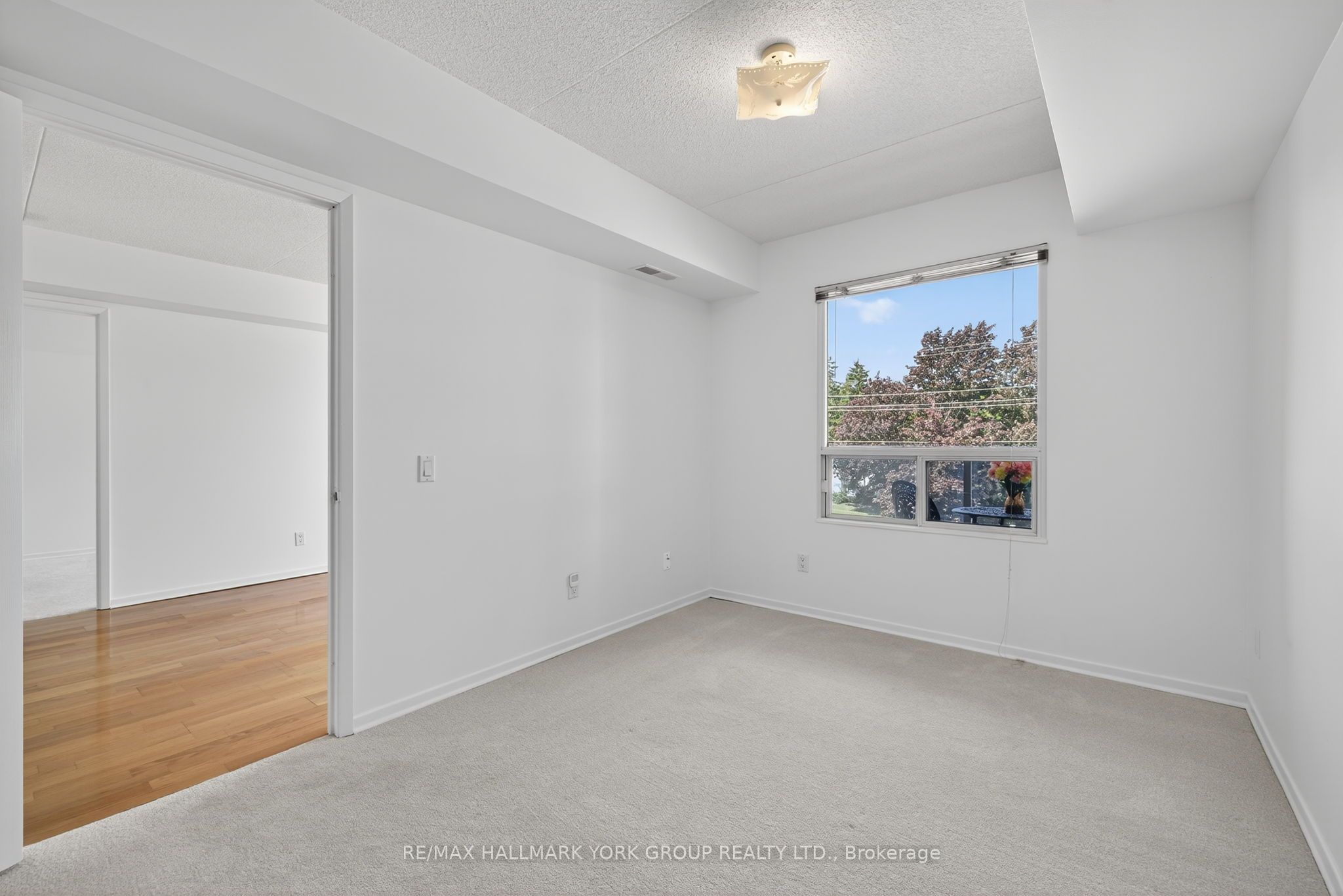 160 Wellington Street E 210 Property Photo 23