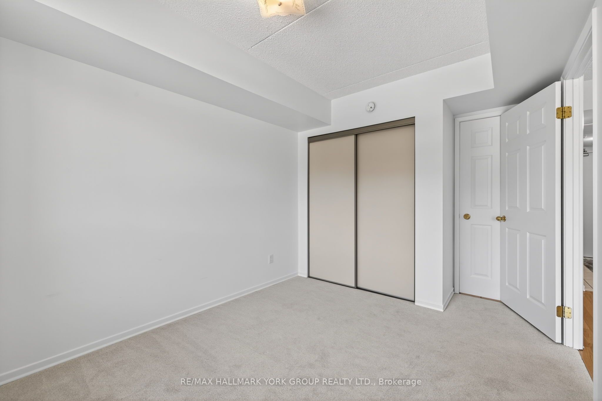 160 Wellington Street E 210 Property Photo 24