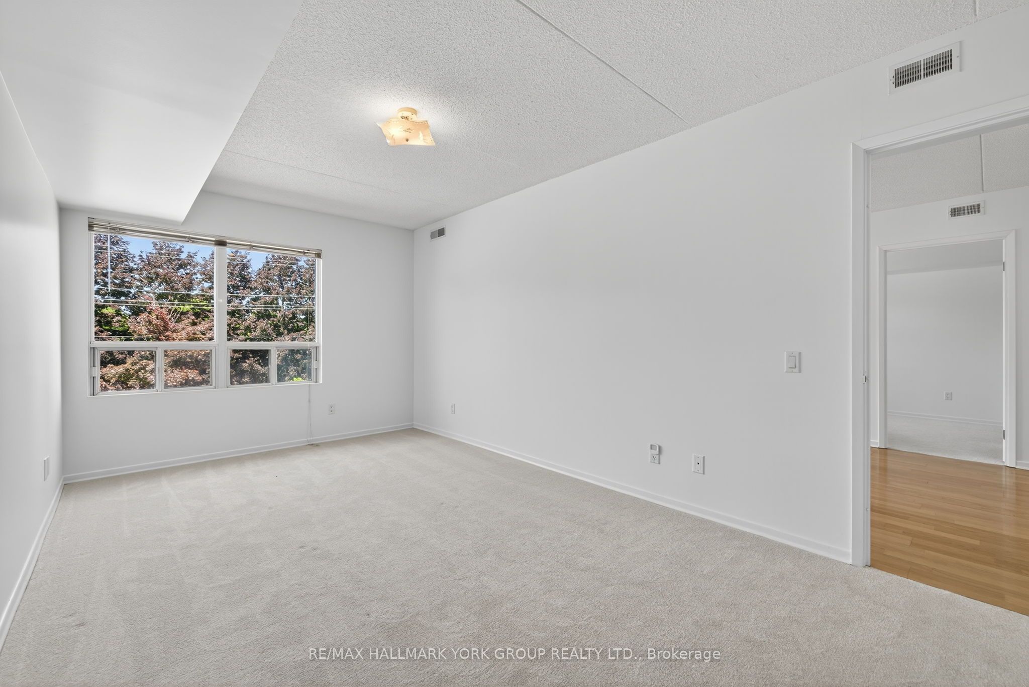 160 Wellington Street E 210 Property Photo 30