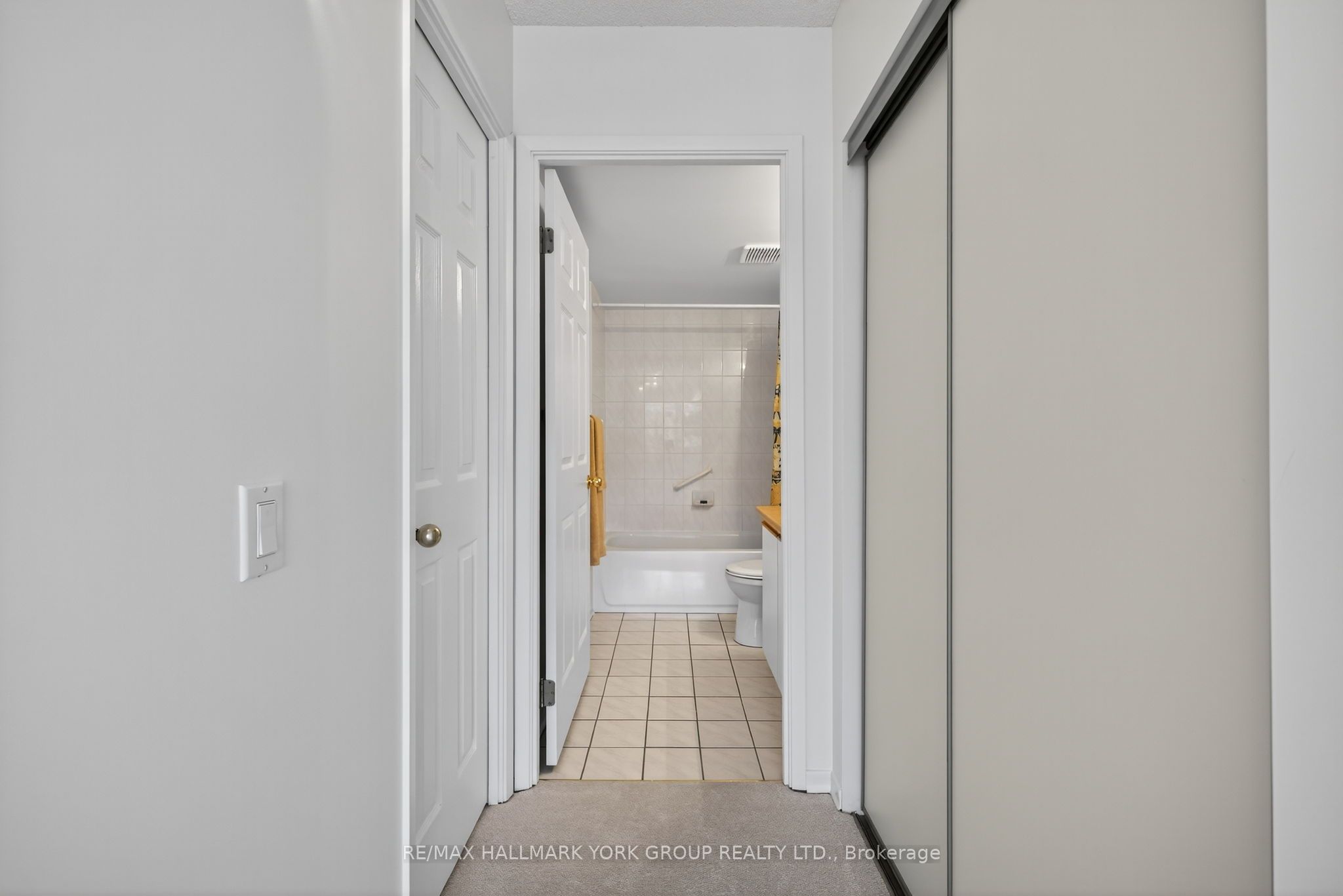 160 Wellington Street E 210 Property Photo 34