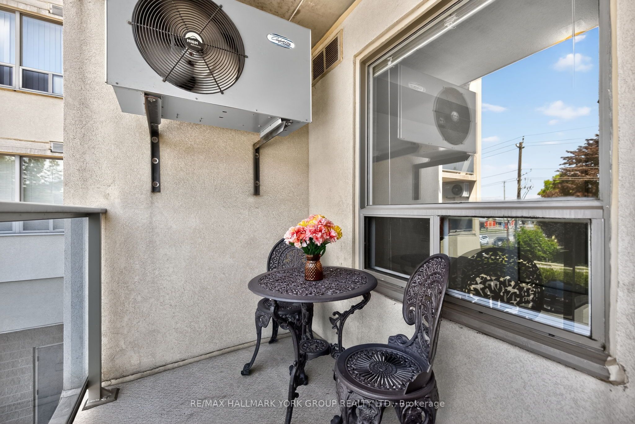 160 Wellington Street E 210 Property Photo 37