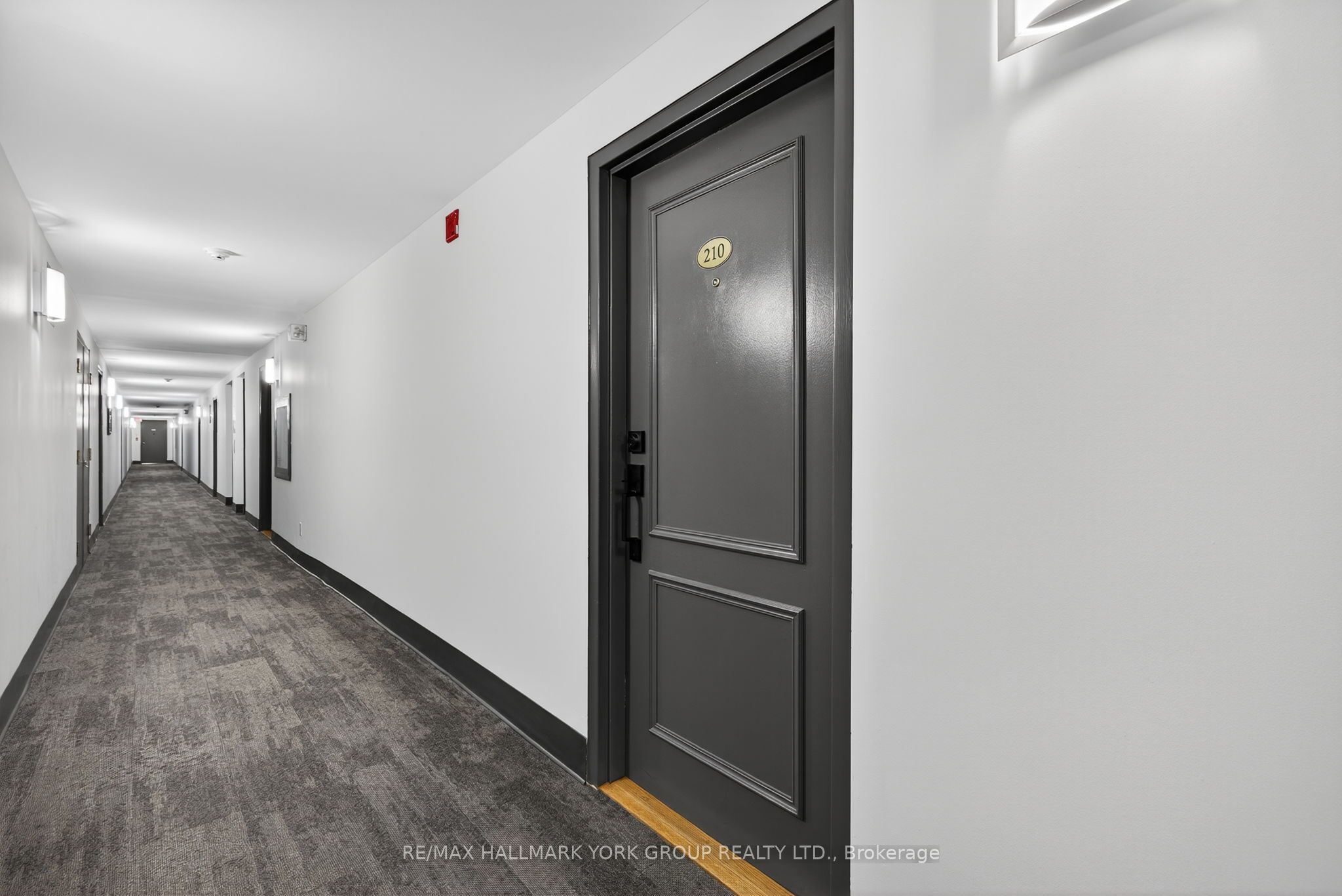 160 Wellington Street E 210 Property Photo 39