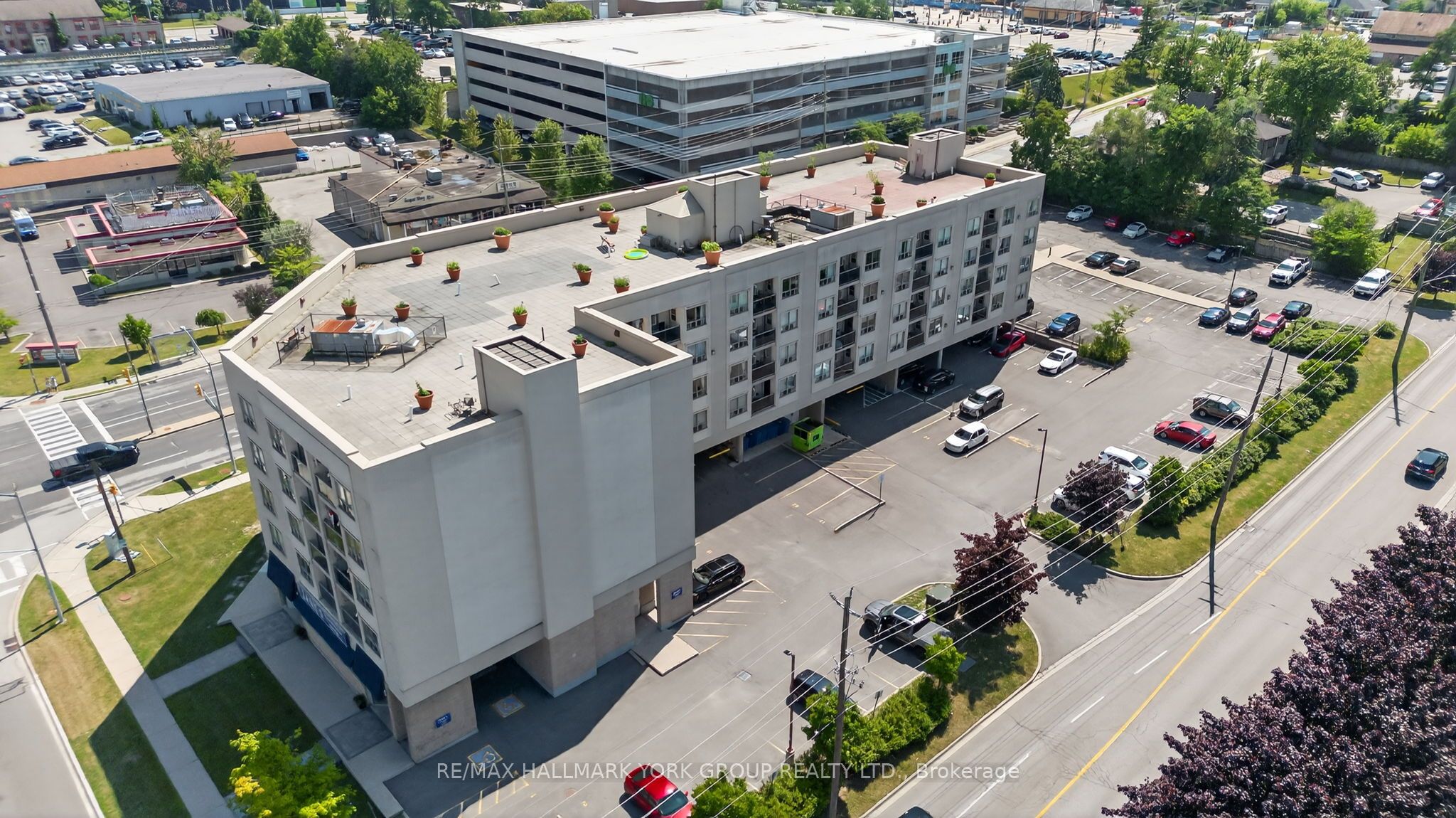 160 Wellington Street E 210 Property Photo 43