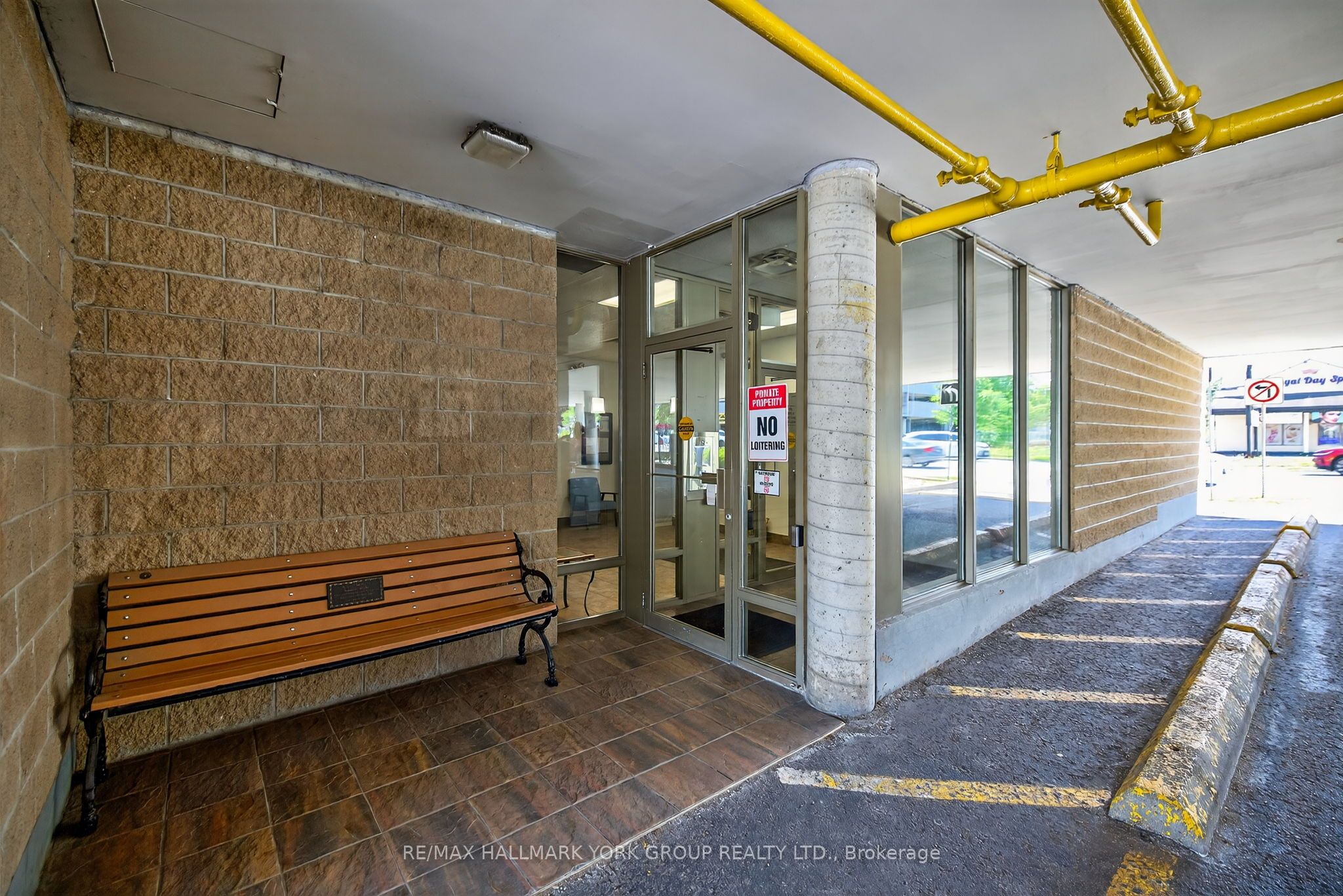 160 Wellington Street E 210 Property Photo 44