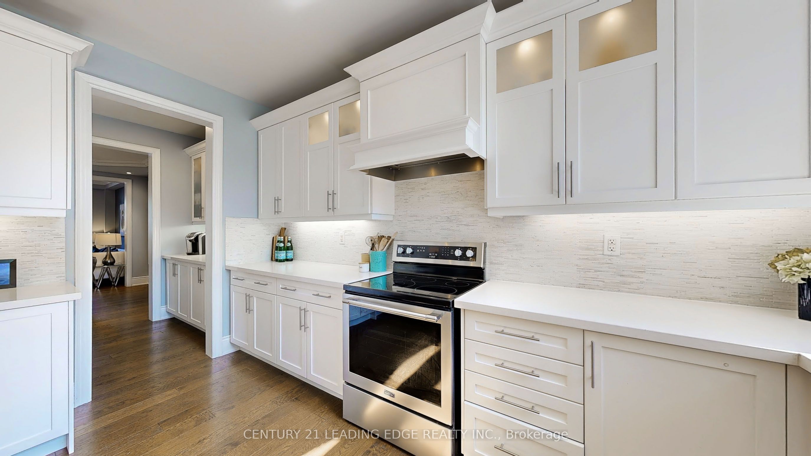 12146 Tenth Line Property Photo 12