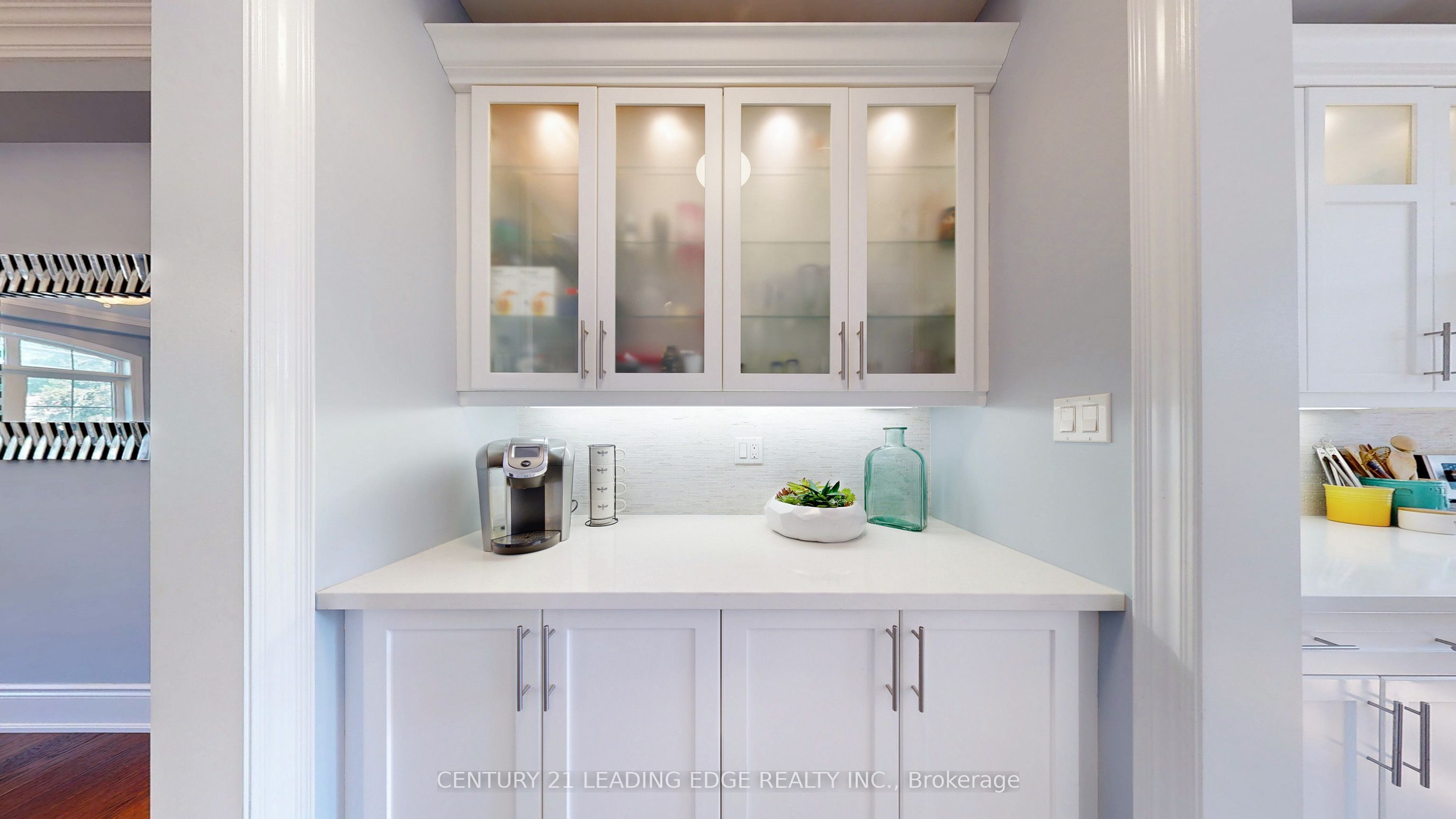 12146 Tenth Line Property Photo 13