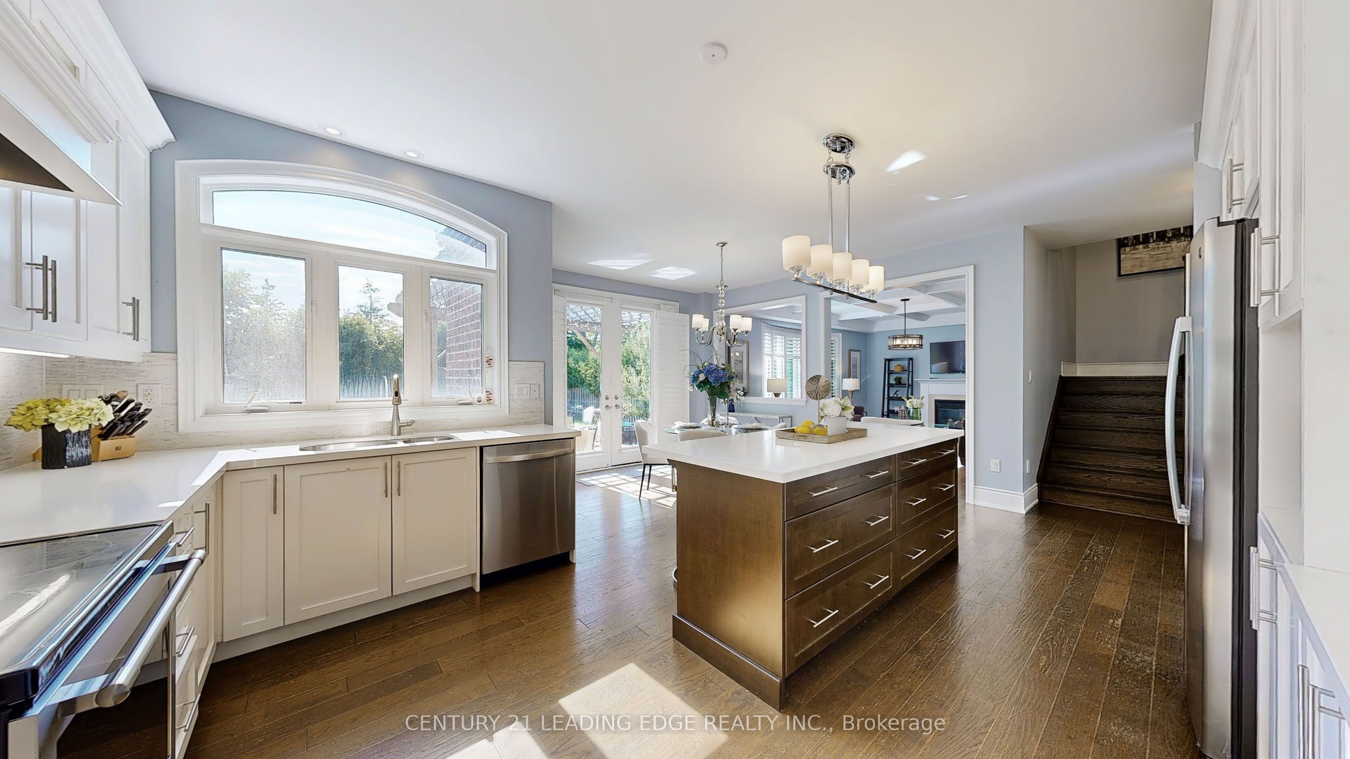 12146 Tenth Line Property Photo 15