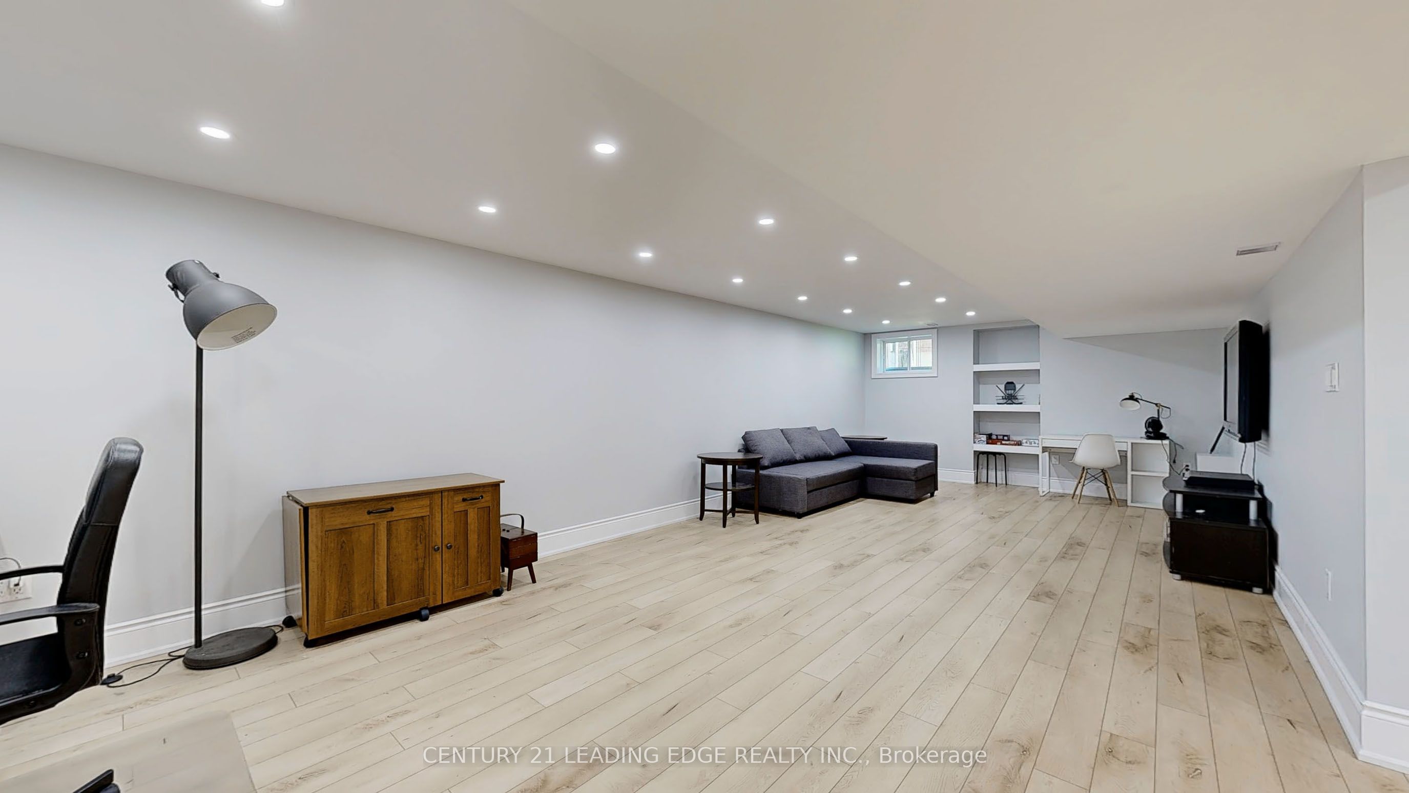 12146 Tenth Line Property Photo 38