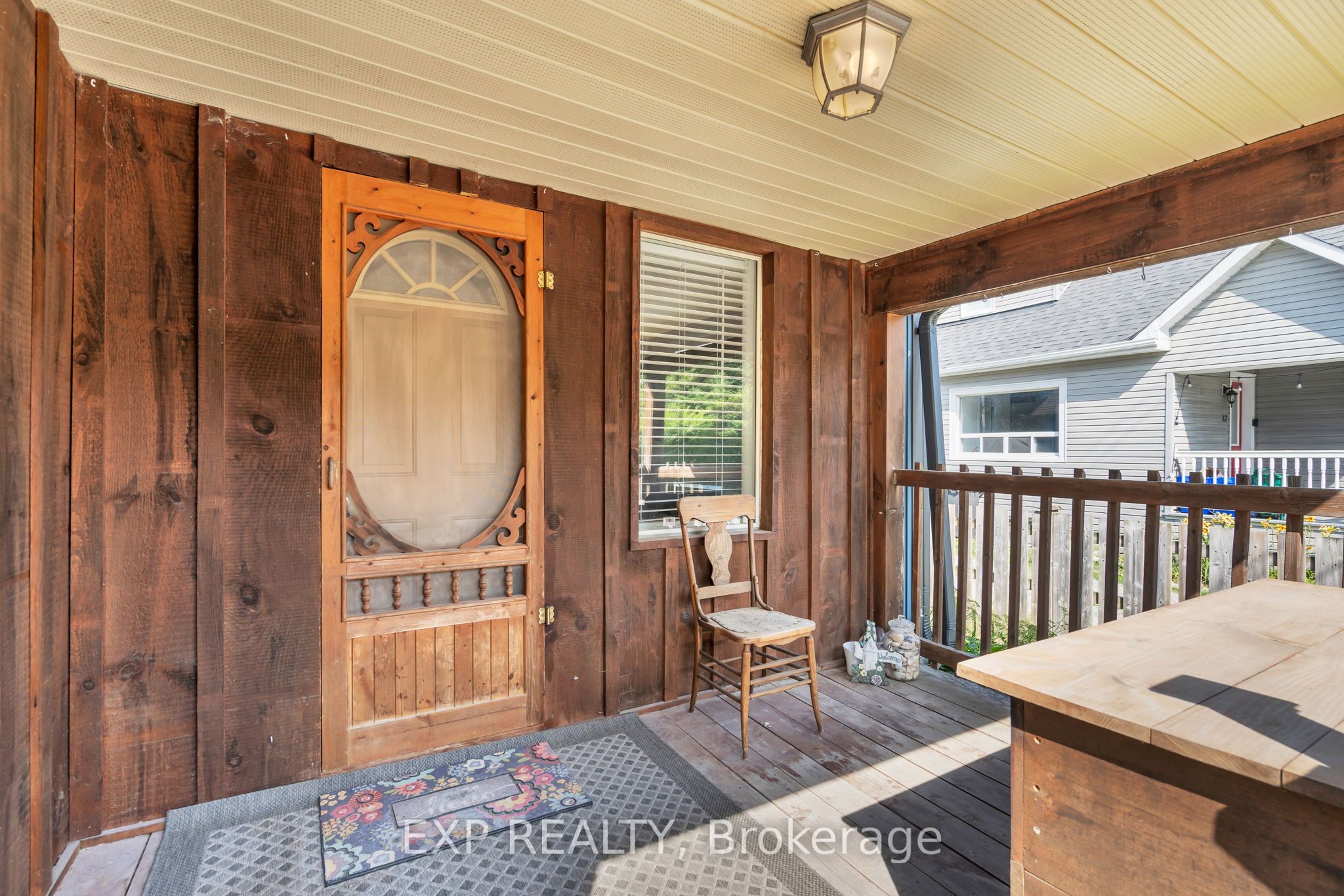 16 Maple Street S Property Photo 2