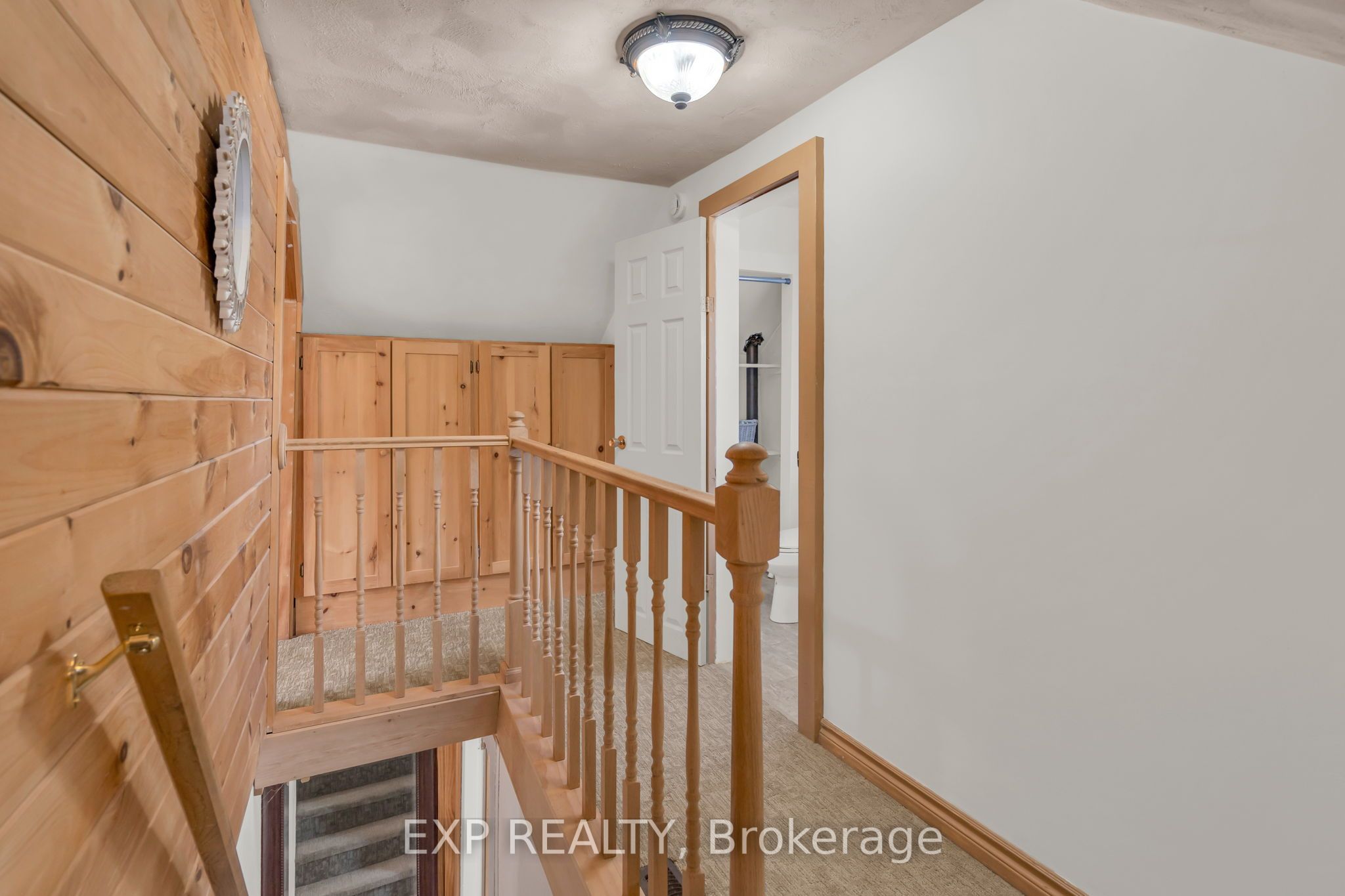 16 Maple Street S Property Photo 18