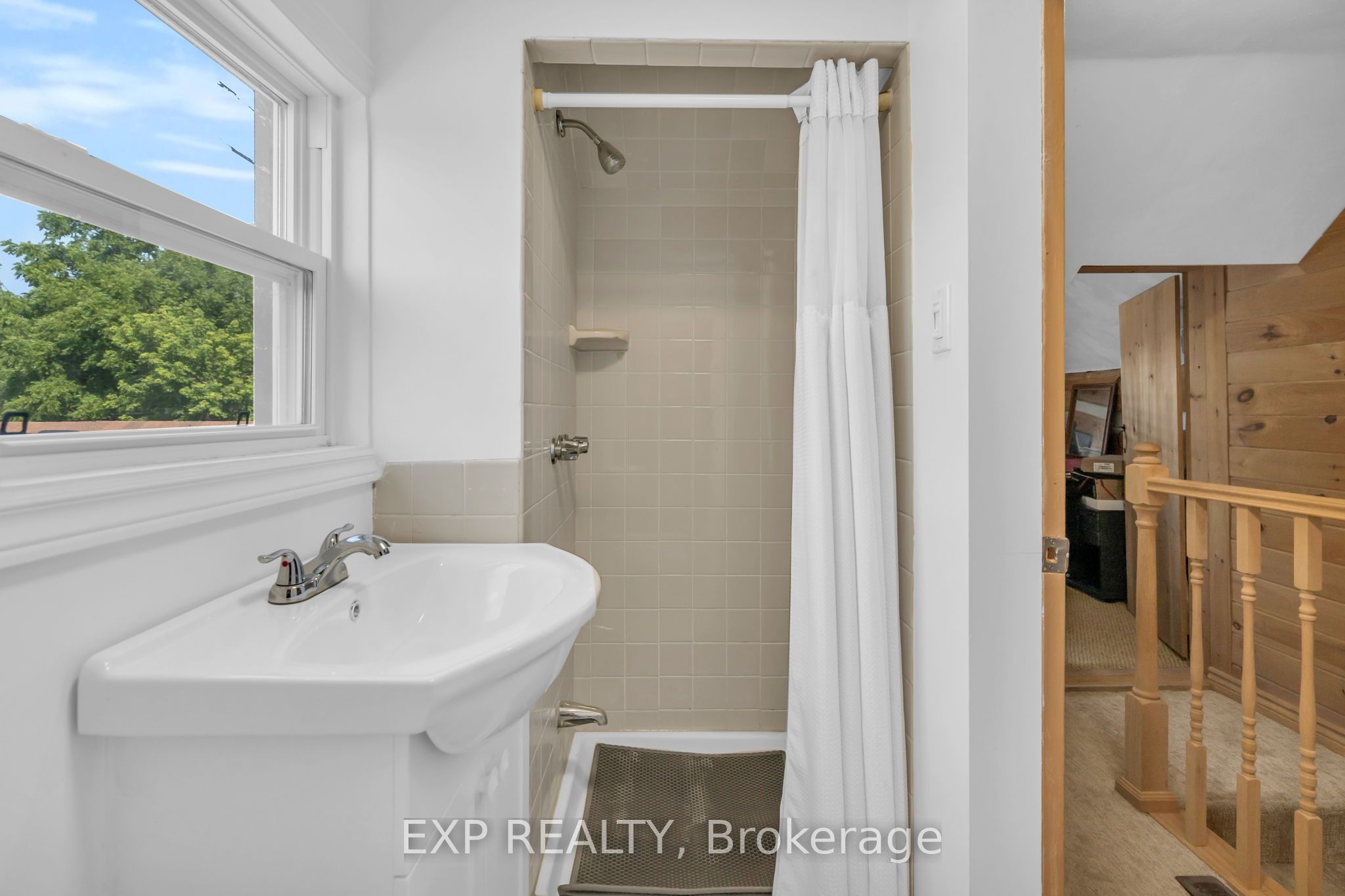 16 Maple Street S Property Photo 24