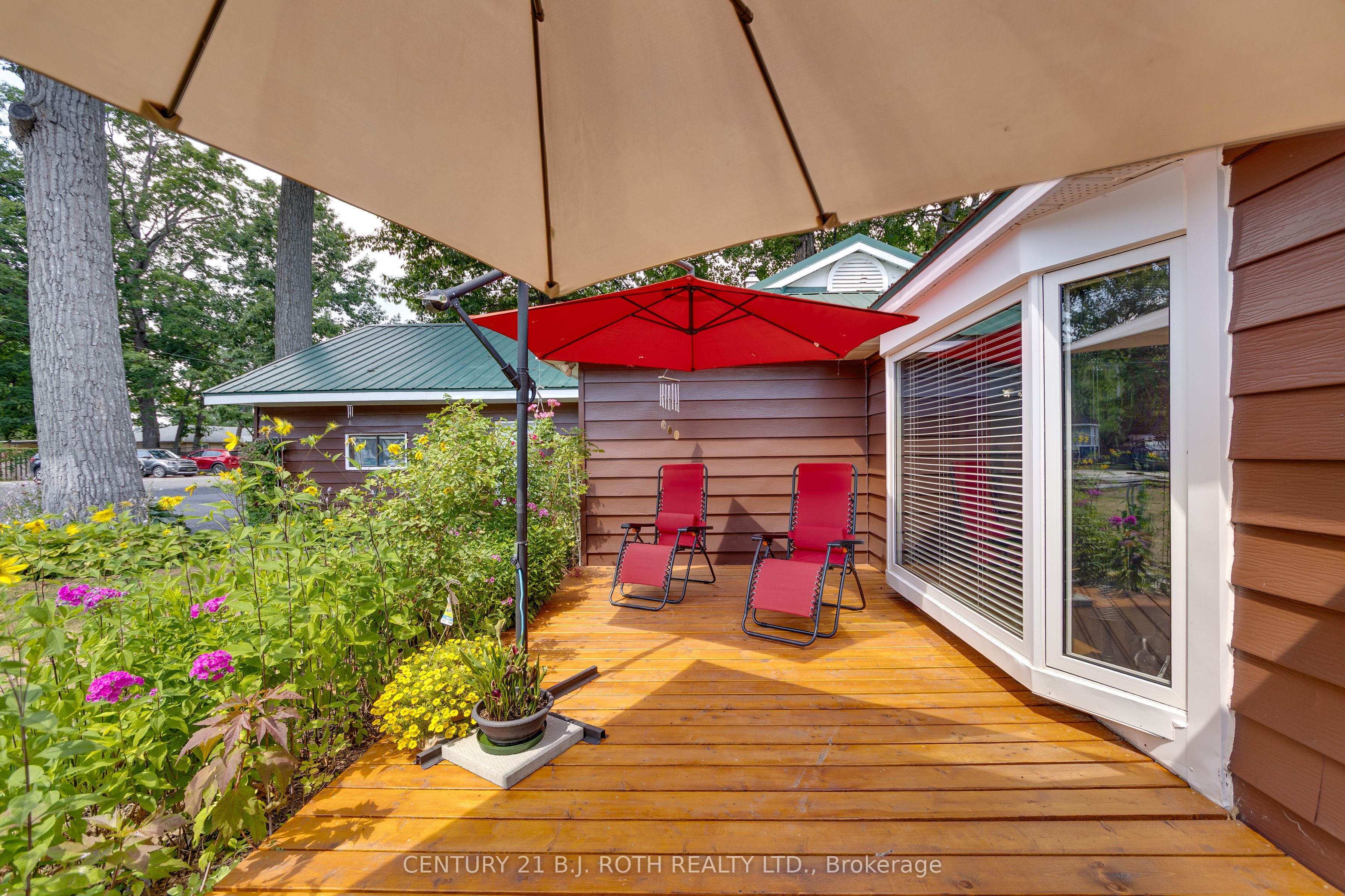 3929 Alderly Avenue Property Photo 6