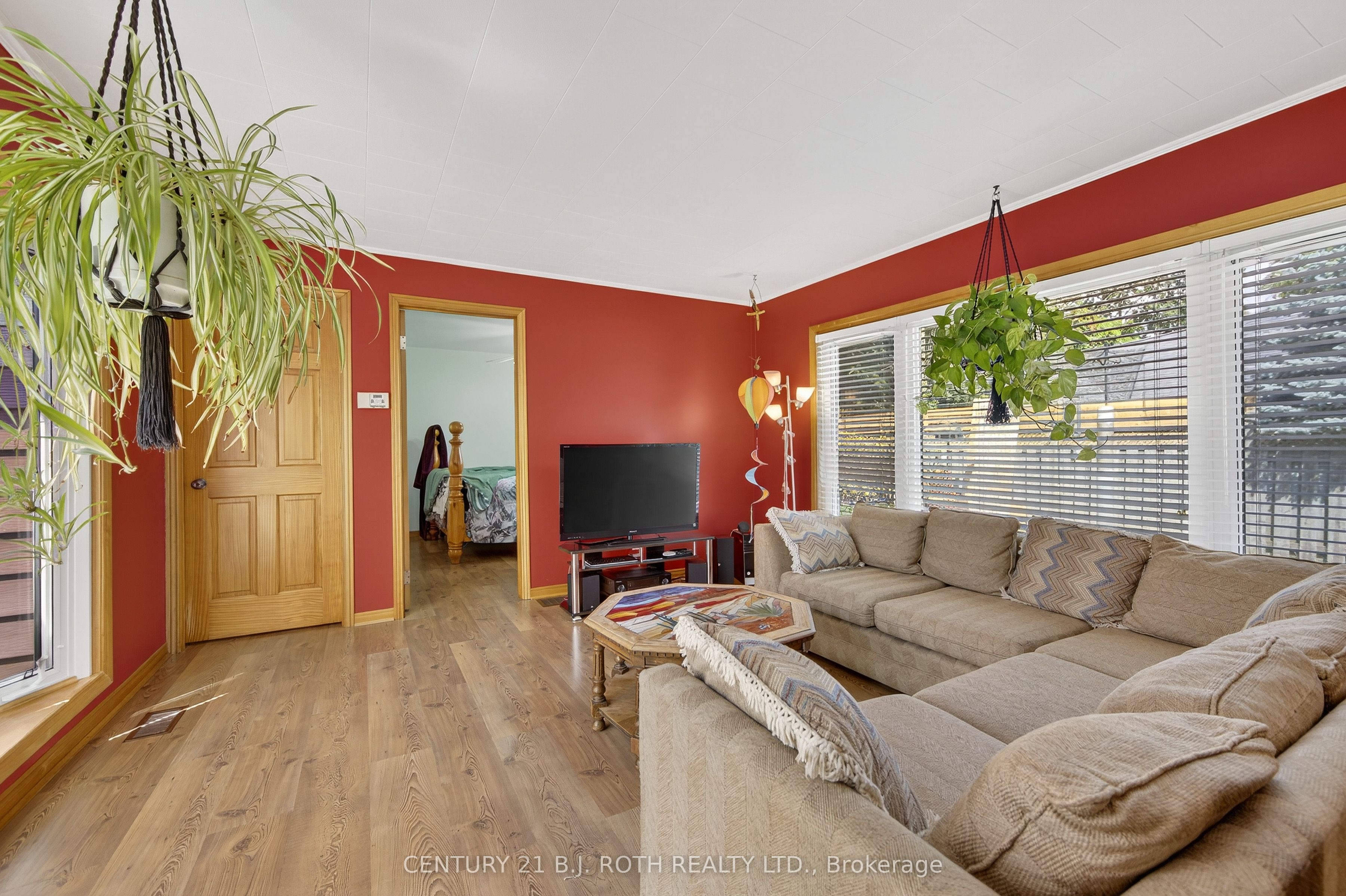 3929 Alderly Avenue Property Photo 25