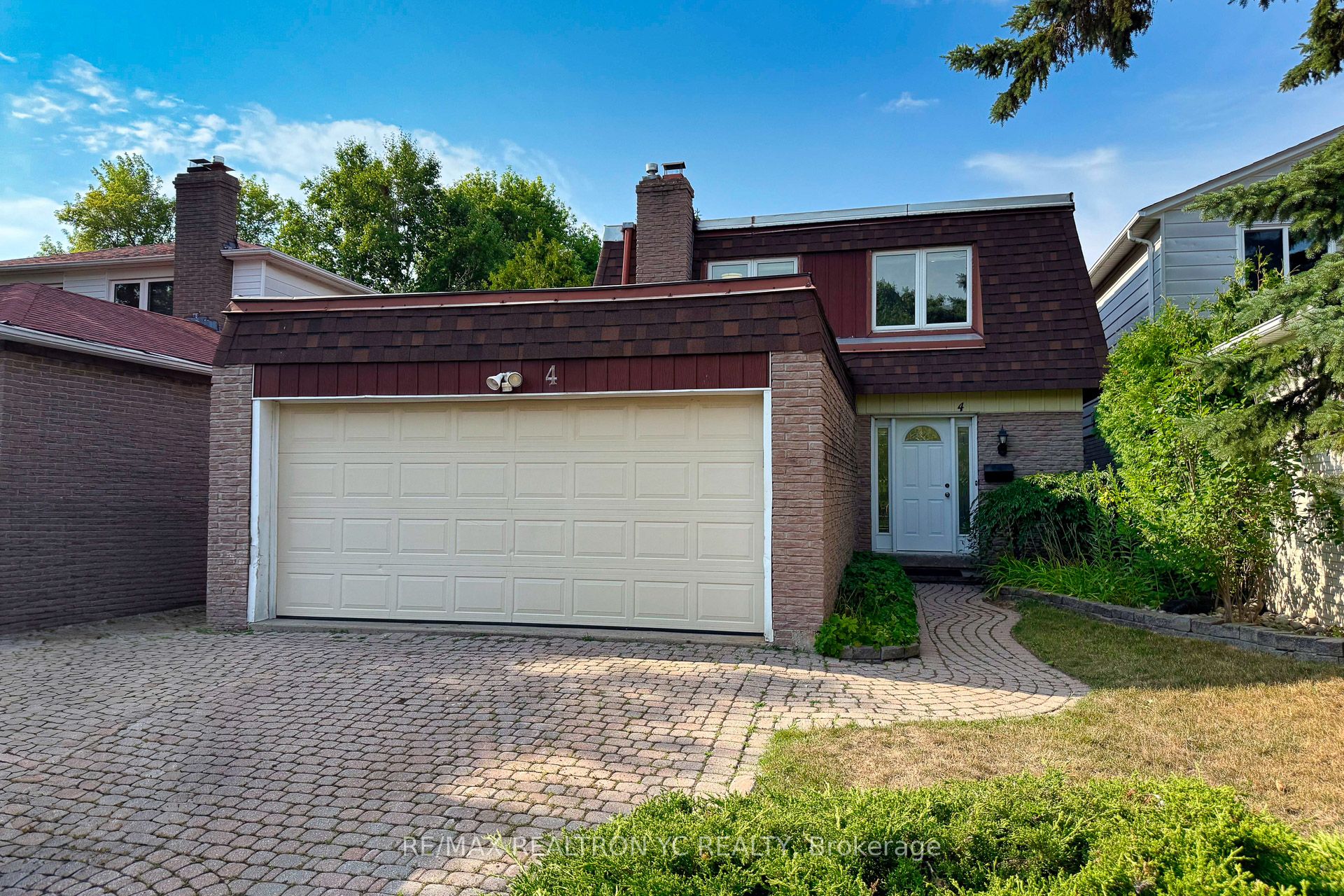 4 Dersingham Crescent Property Photo 1