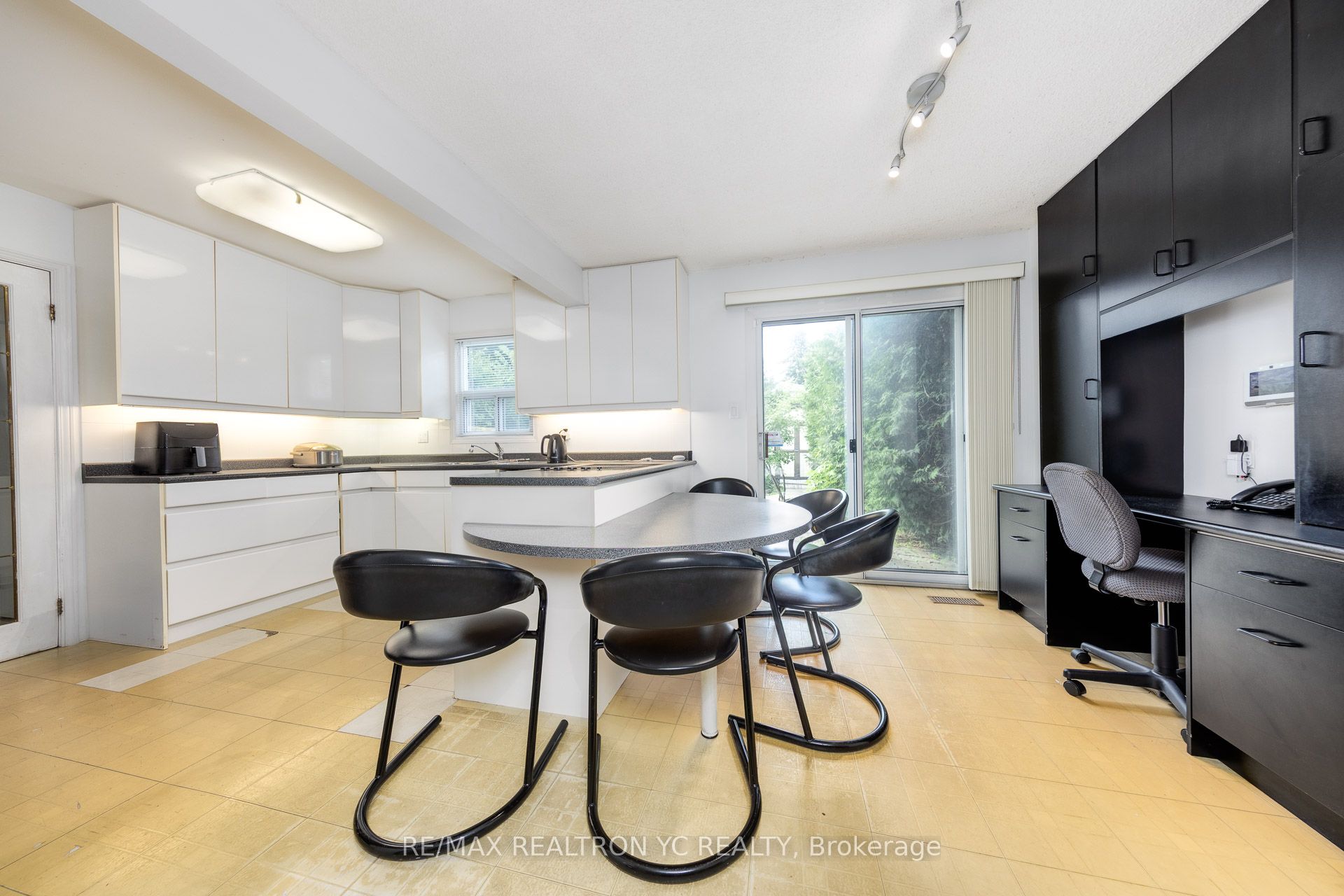 4 Dersingham Crescent Property Photo 12